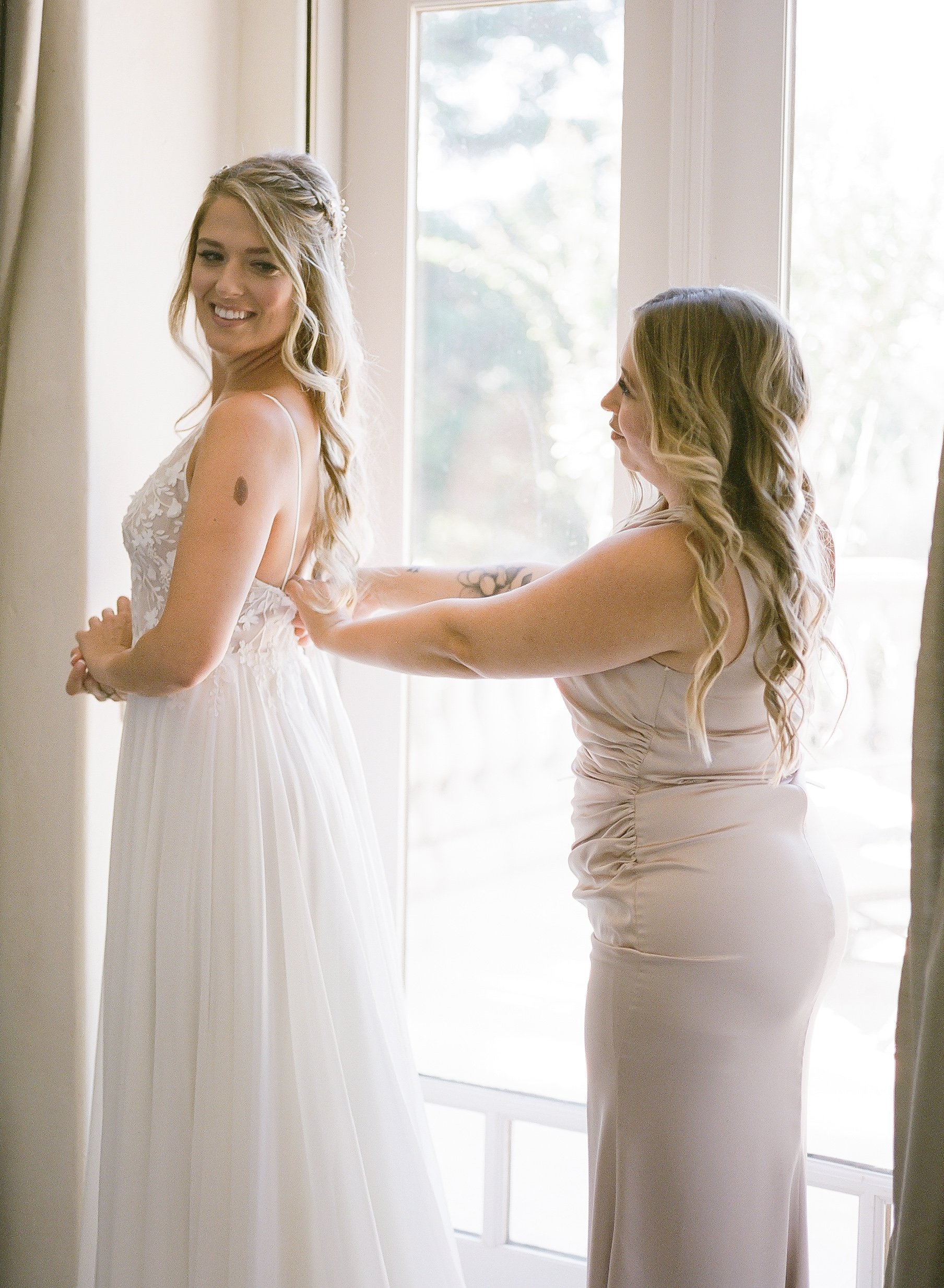 K&KWedding_GettingReady_IvoryBlushPhotography98.jpg