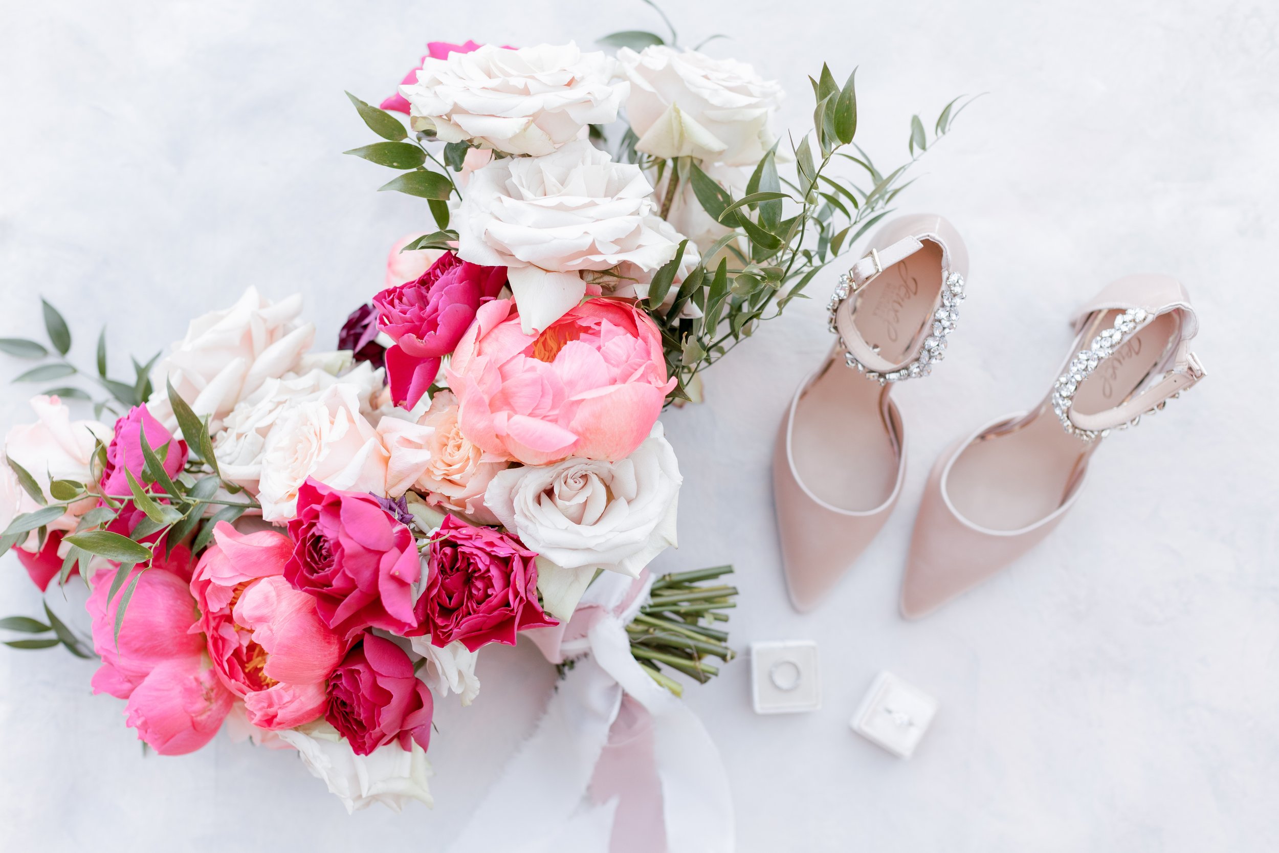 Jovie&BrandonMarried_GettingReady_IvoryBlushPhotography10.jpg