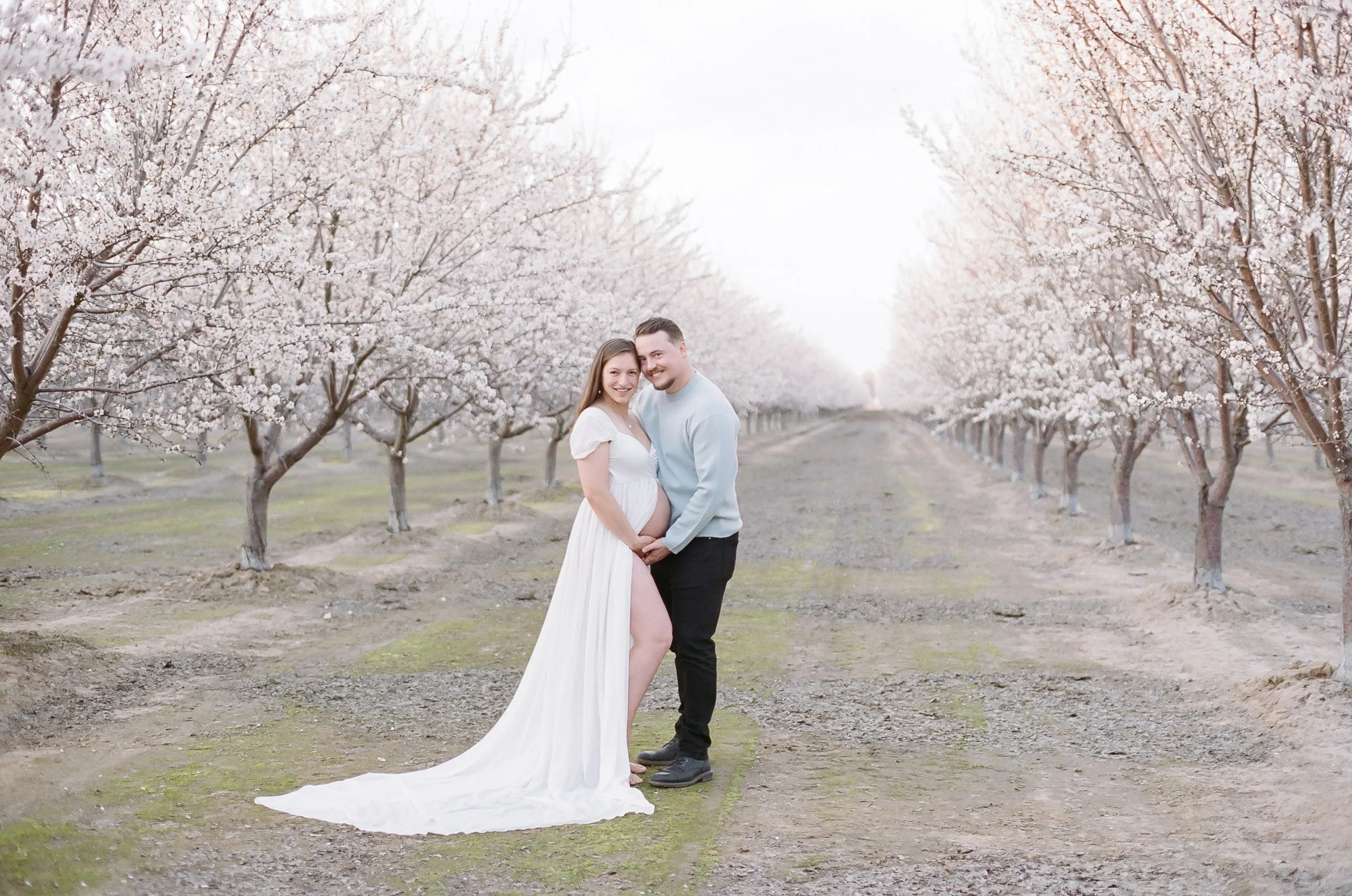 Sarah&WesMaternity_IvoryBlushPhotography92.jpg