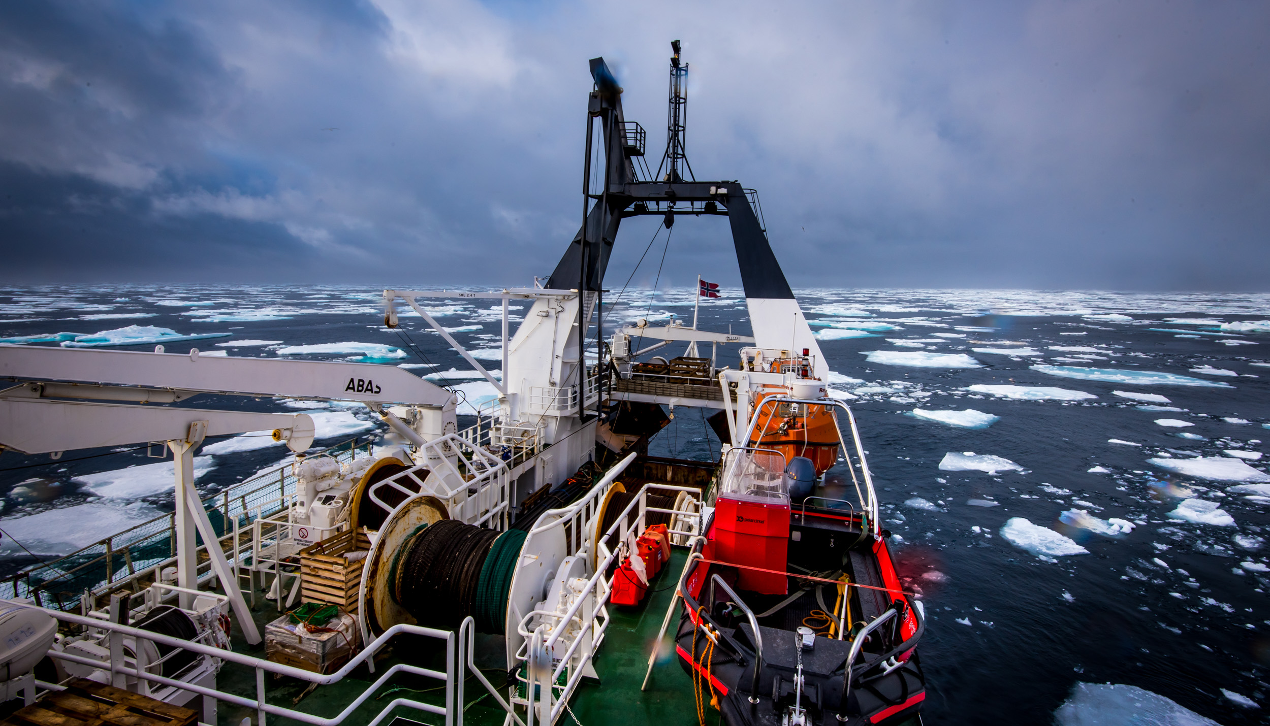 Scientific research vessel "Helmer Hanssen"  in the Arctic Ocean. Warm seas produce less sea ice north of Svalbard, bringing about changes to the marine environment.  JONAA©Elvar H. Hallfredsson