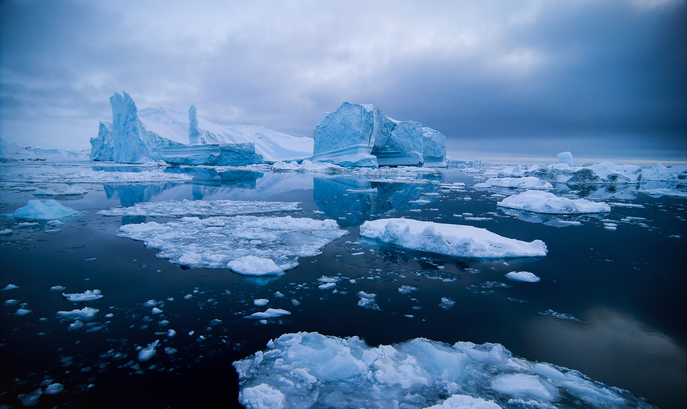 The largest icebergs in the northern hemisphere make Ilulissat a true kingdom of ice.   JONAA©Kristjan Fridriksson