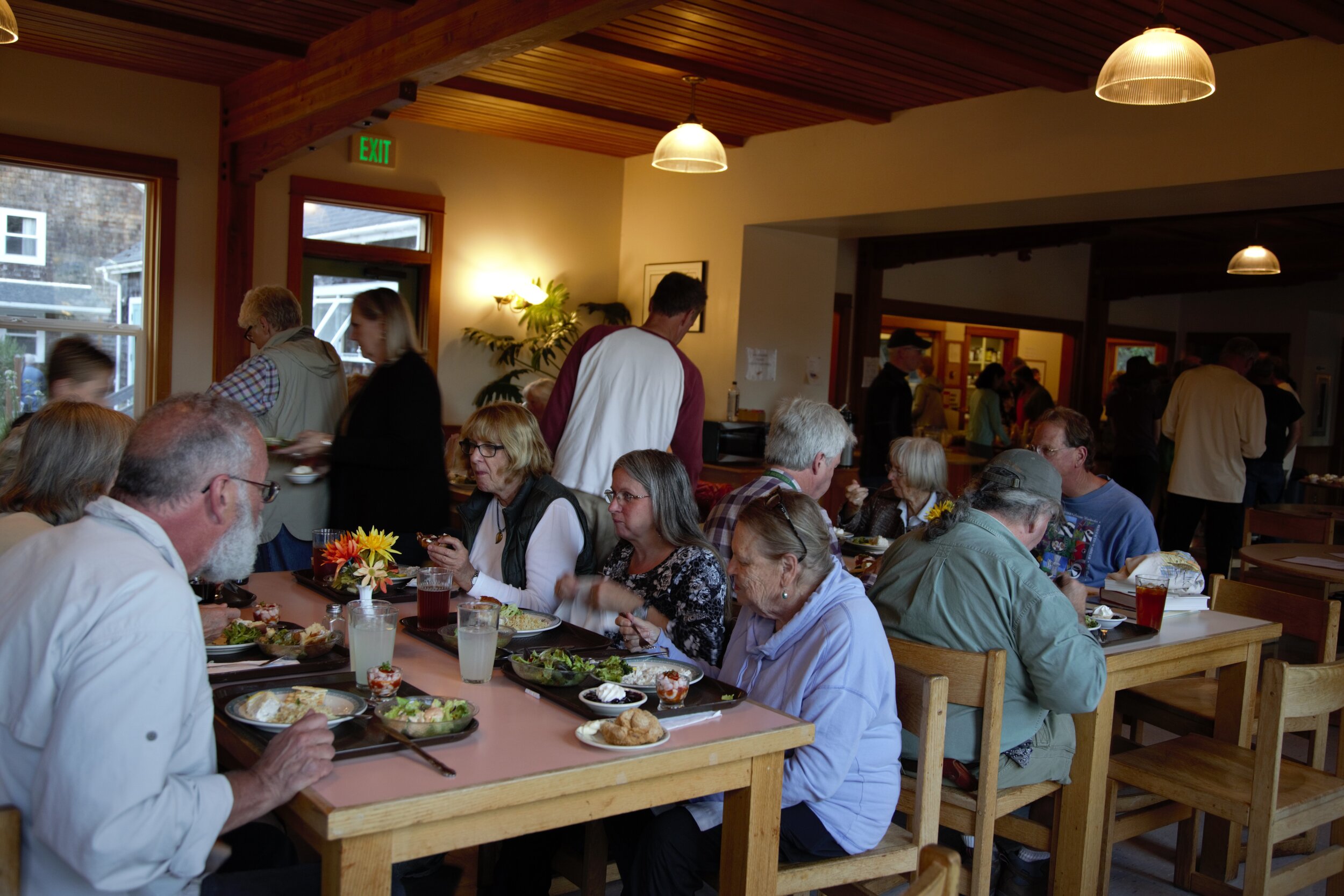  Participants enjoy a sustainable seafood buffet at OIMB. 