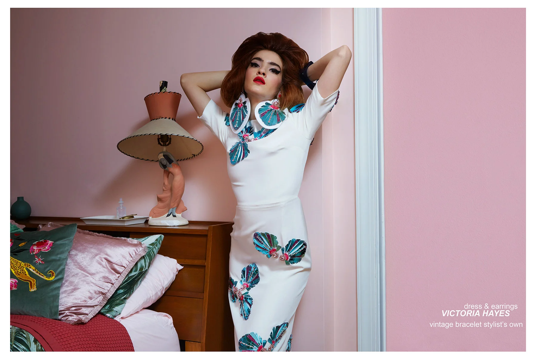 LIV-SOLO-SPREAD9F.jpg