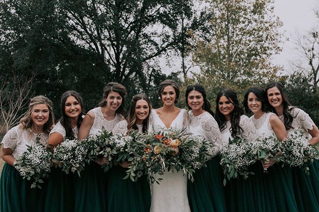 squad goals 👊🏼
also so obsessed with all the green 😍it&rsquo;s like they knew it was my favorite color💐💚
-
-
-
#austinweddingphotographer #austintexasweddings #elopmentphotographer #livelifebeautifully #creativelifehappylife #momentsovermountain