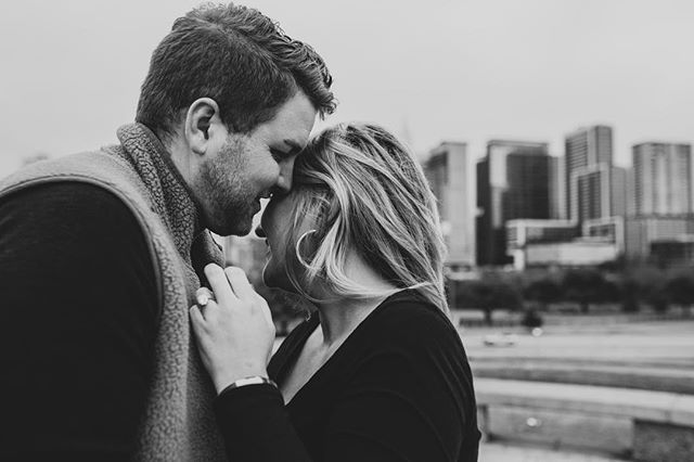 city vibes 🌇
-
-
-
#austinweddingphotographer #austintexasweddings #elopmentphotographer #livelifebeautifully #creativelifehappylife #momentsovermountains #chasinglight #huffpostido #indiebride #outdoorweddingphotographers #greenweddingshoes #loveau