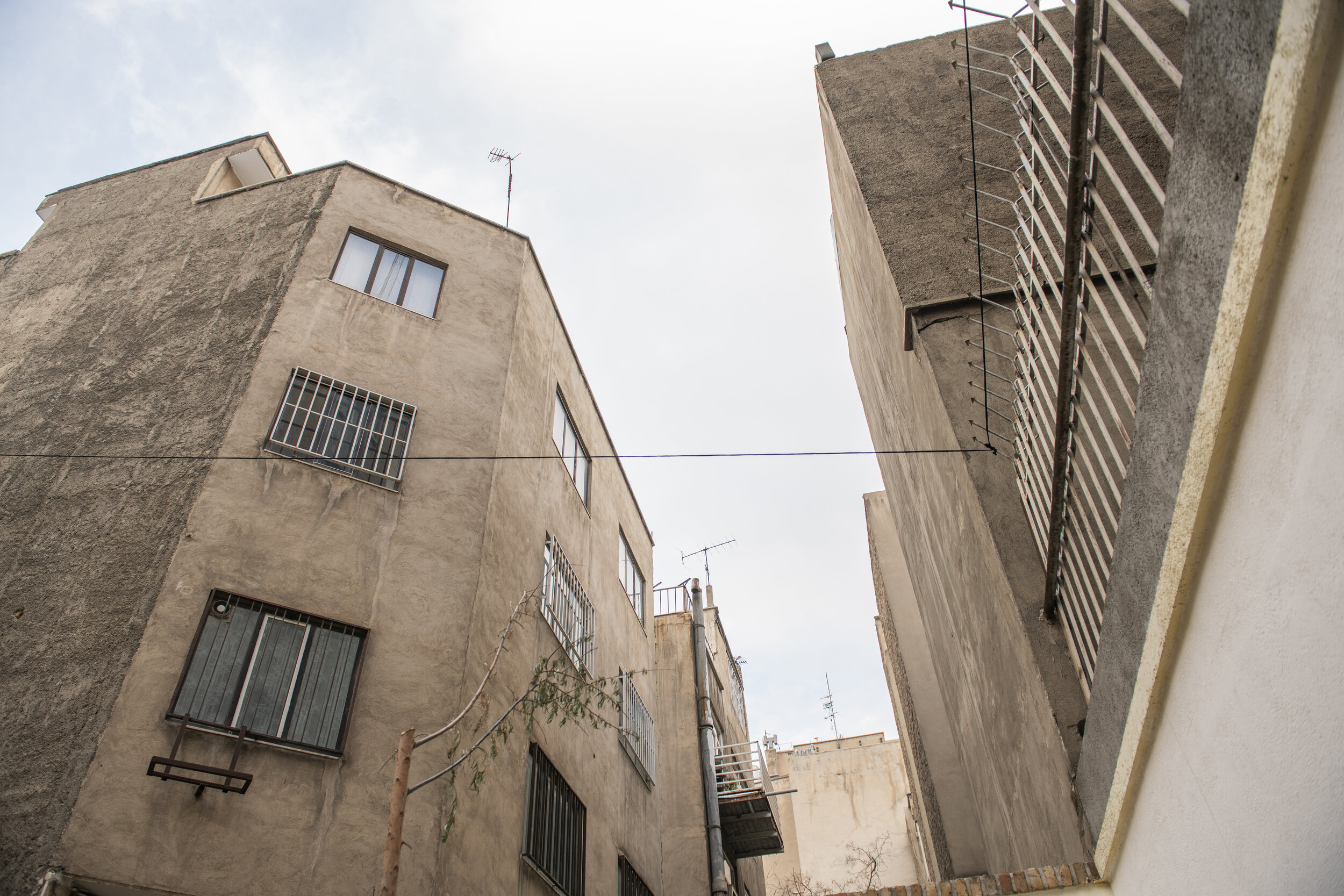  Untitled (Territory of the Semiotic)  49 meters of lace, 4 iron rods, 2 hooks Installation (بدون عنوان (قلمروامرنشانه شناختی   *Formally, similar to the usage of an  Eruv  in Judaism, a 49 meters long rope mad of the same lace used in the entire ins