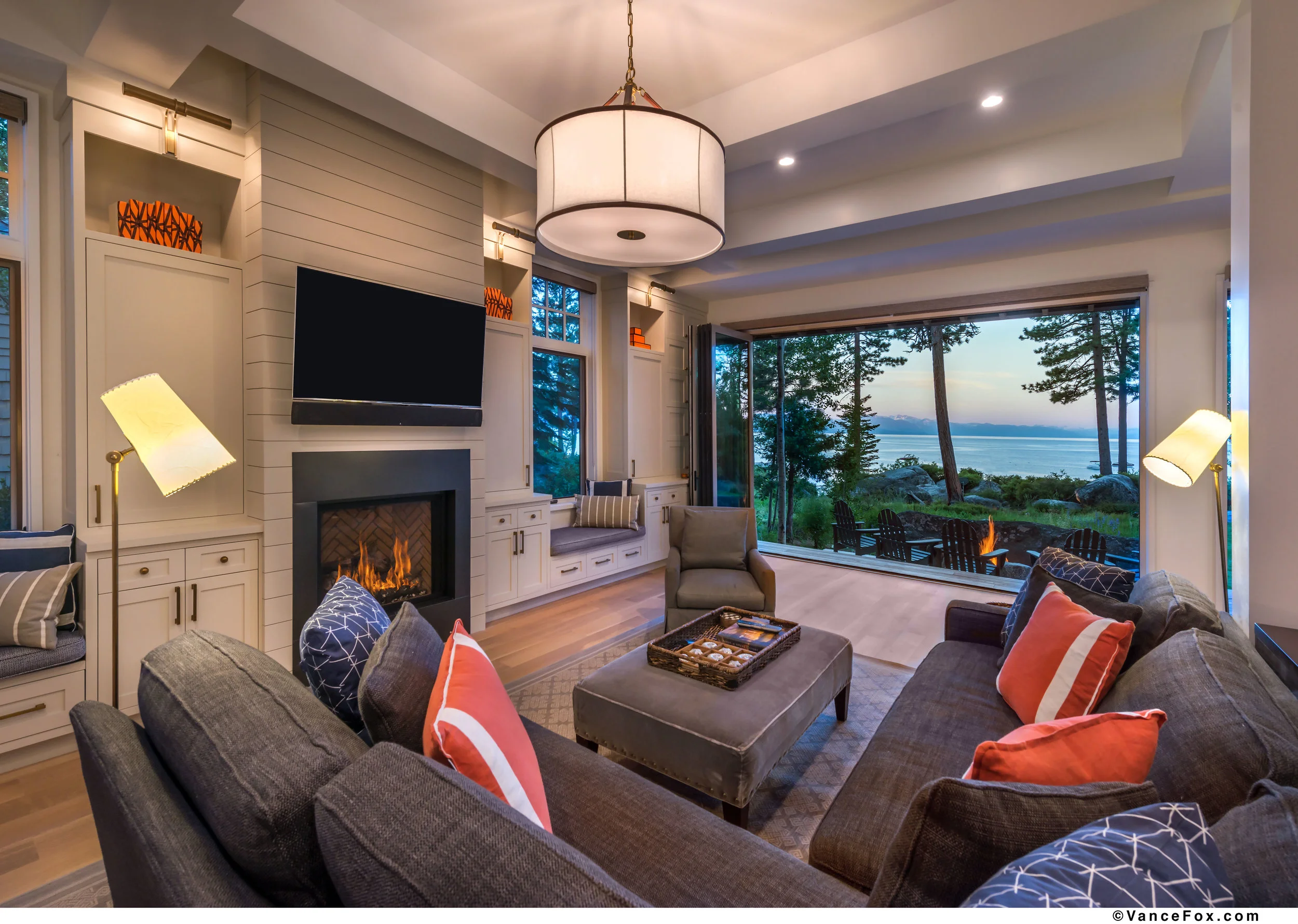 9902LakeSt23.jpg