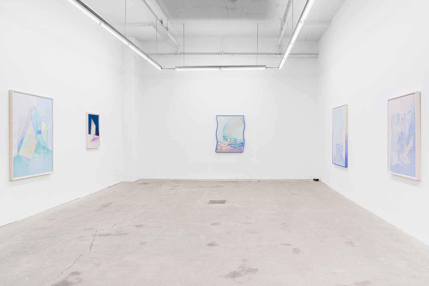 Maude Corriveau, Ondulations , 2021, exhibition view, Galerie Nicolas Robert, Montréal (QC) photo: Jean-Michael Seminaro