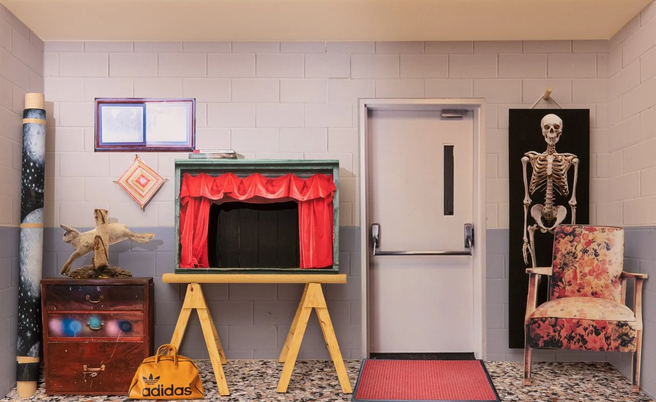 David Elliott,  Atelier avec théâtre et squelette , 2023, Collage with printed paper, cardboard, foam core, wood and acrylic, 40.6 x 66 cm (16 x 26 ")