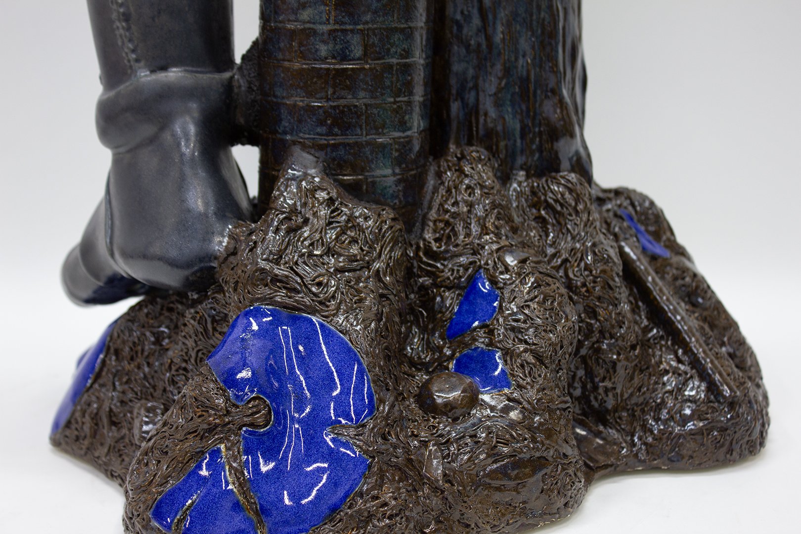 Copie de ds_george_et_le_dragon_en_matière_2026_gres_emaille_70x40x34.5cm_2.jpg