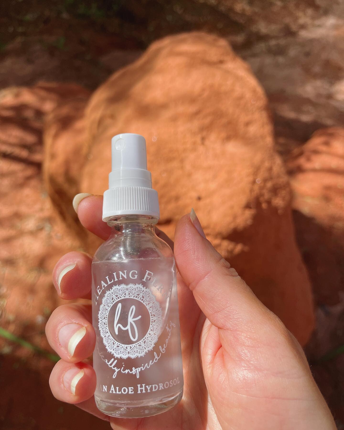 🏜️Healing Fern hydrosols ⚗️💦 perfect for a cooling and uplifting spritz during a long day of hiking! This is the 1oz size, travels light and works wonders for weekend getaways😉🌿☀️