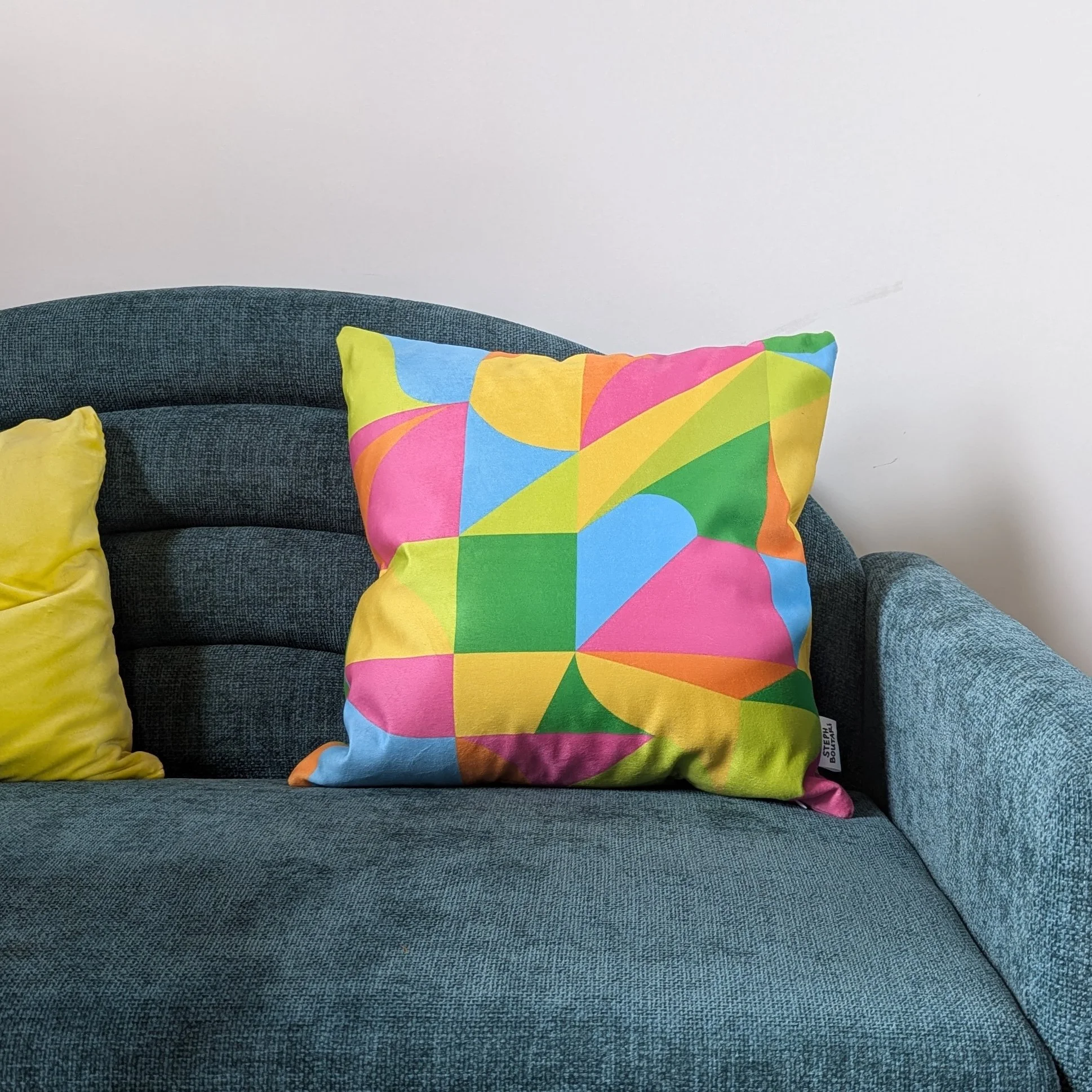 VIVID SPRING CUSHION COVER