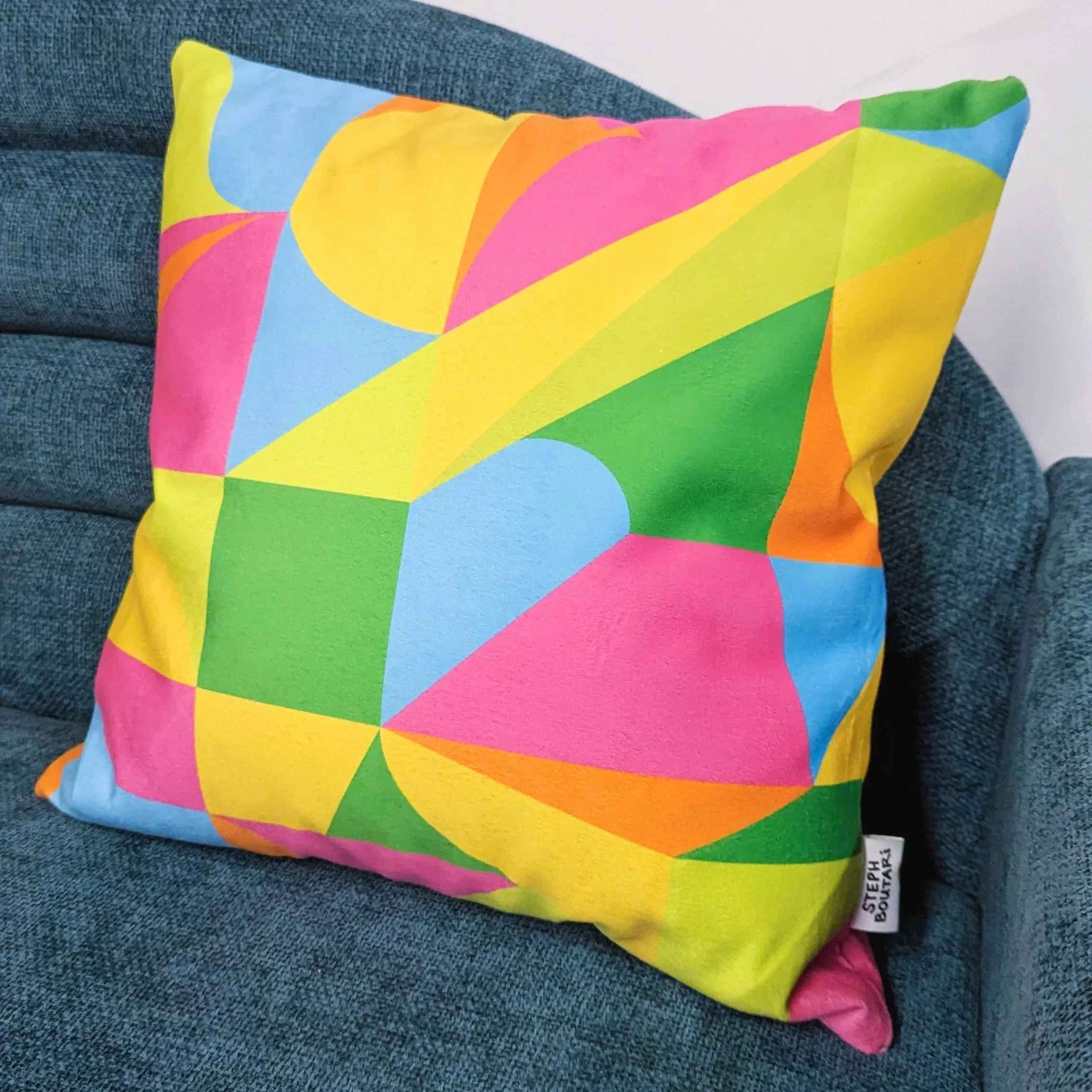 VIVID SPRING CUSHION COVER