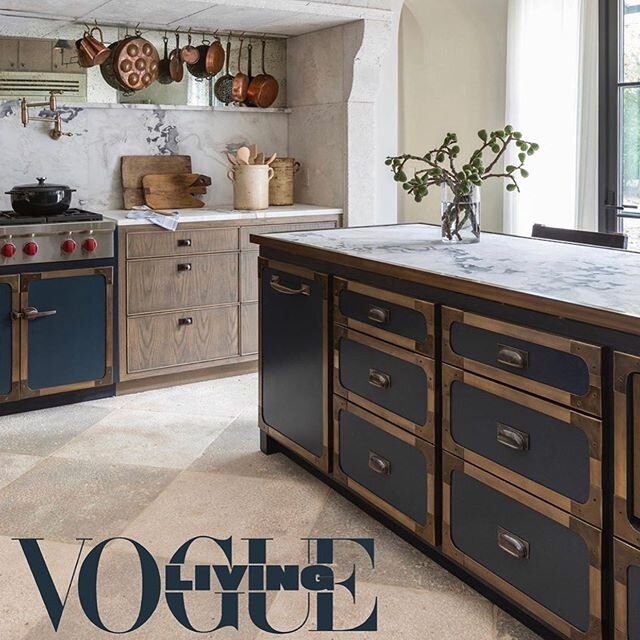 Over the moon seeing this beautiful Houston home designed by @marieflaniganinteriors on @vogueliving 😍 link in bio for the full story! Thank you @francescawallacee !