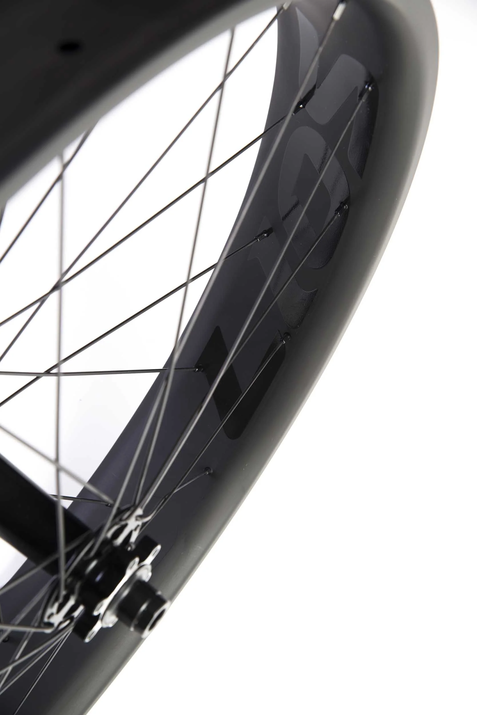 lios-carbon-fatbike-wheelset-black-image-5.jpg