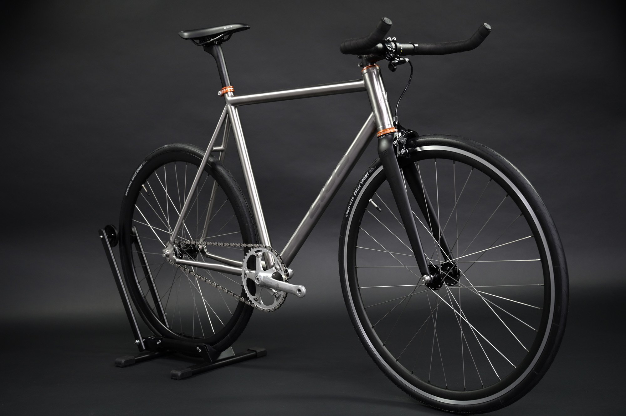 20220311-LIOS-Titanium-Fixie-Screen-1.jpg