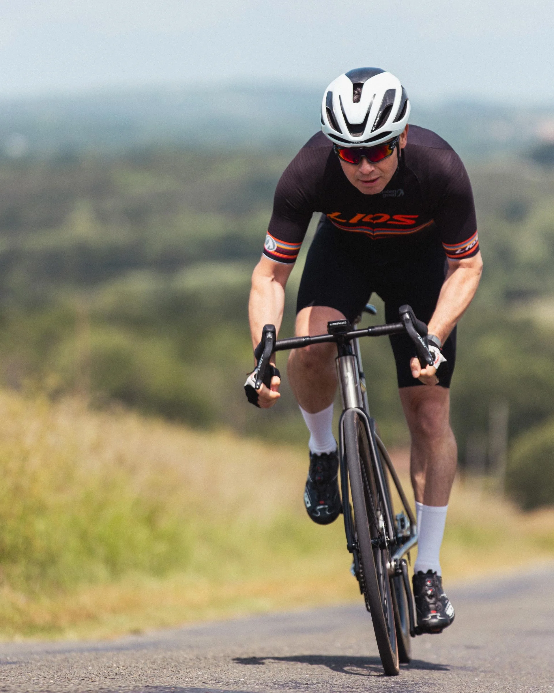 20250601-lios-titanium-road-race-bike-action-website-12.jpg
