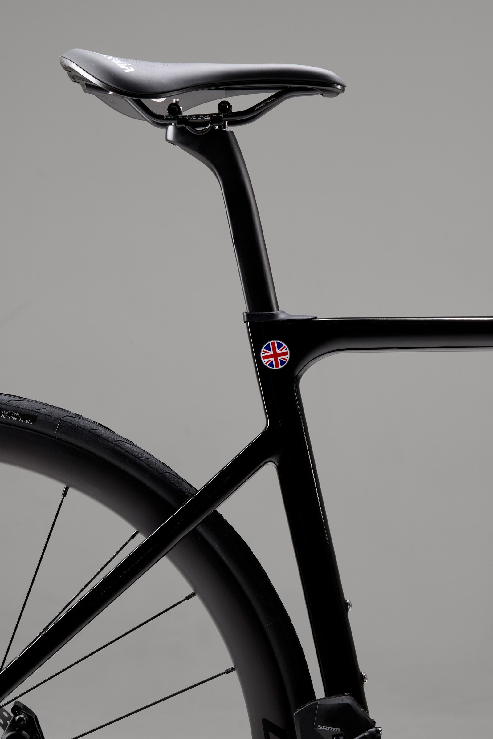 LIOS Bullet 5.56 carbon endurance road bike close up photo of the seat tube, top tube, seat stay join.