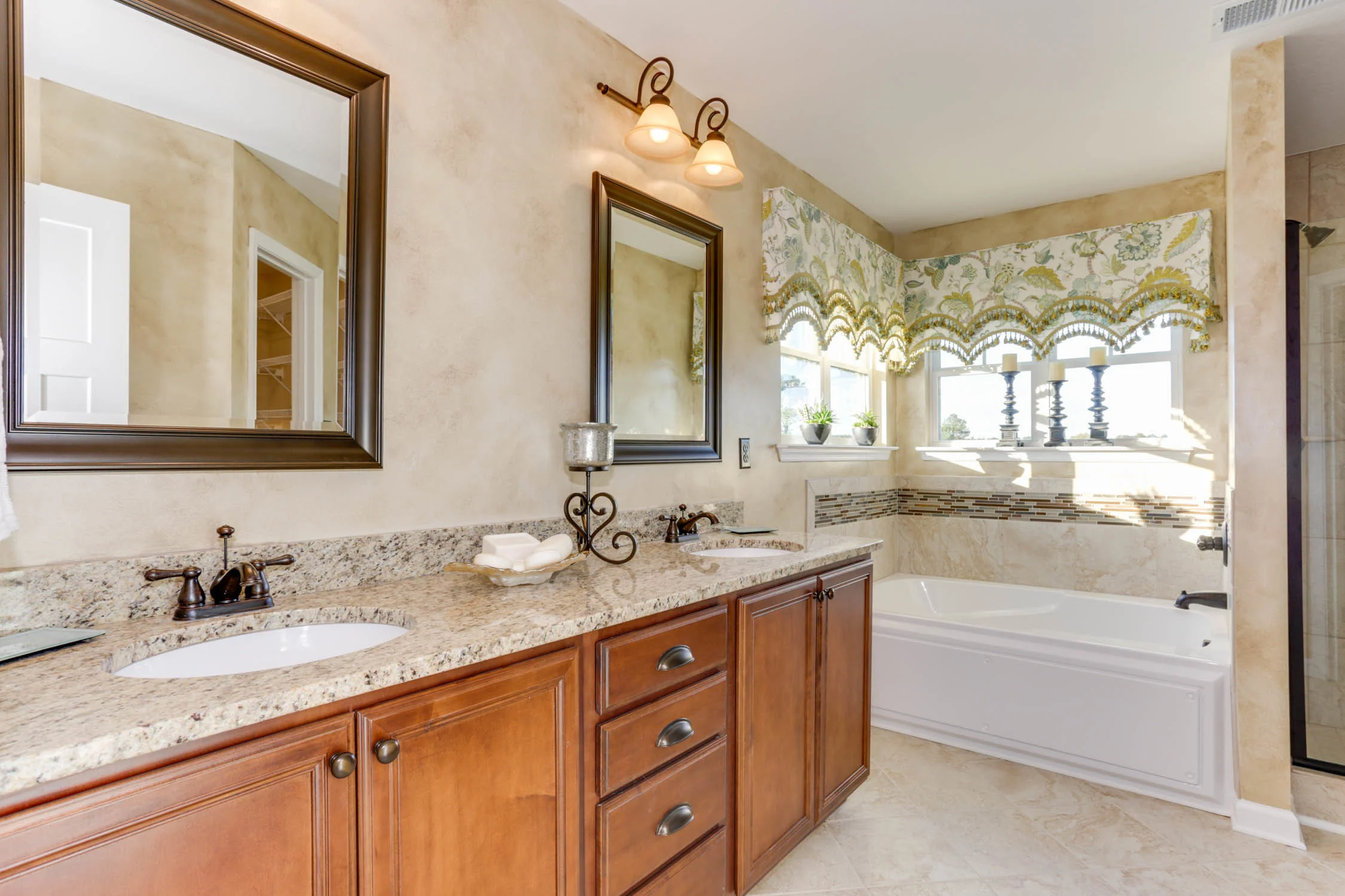 Master_Bathroom.jpg