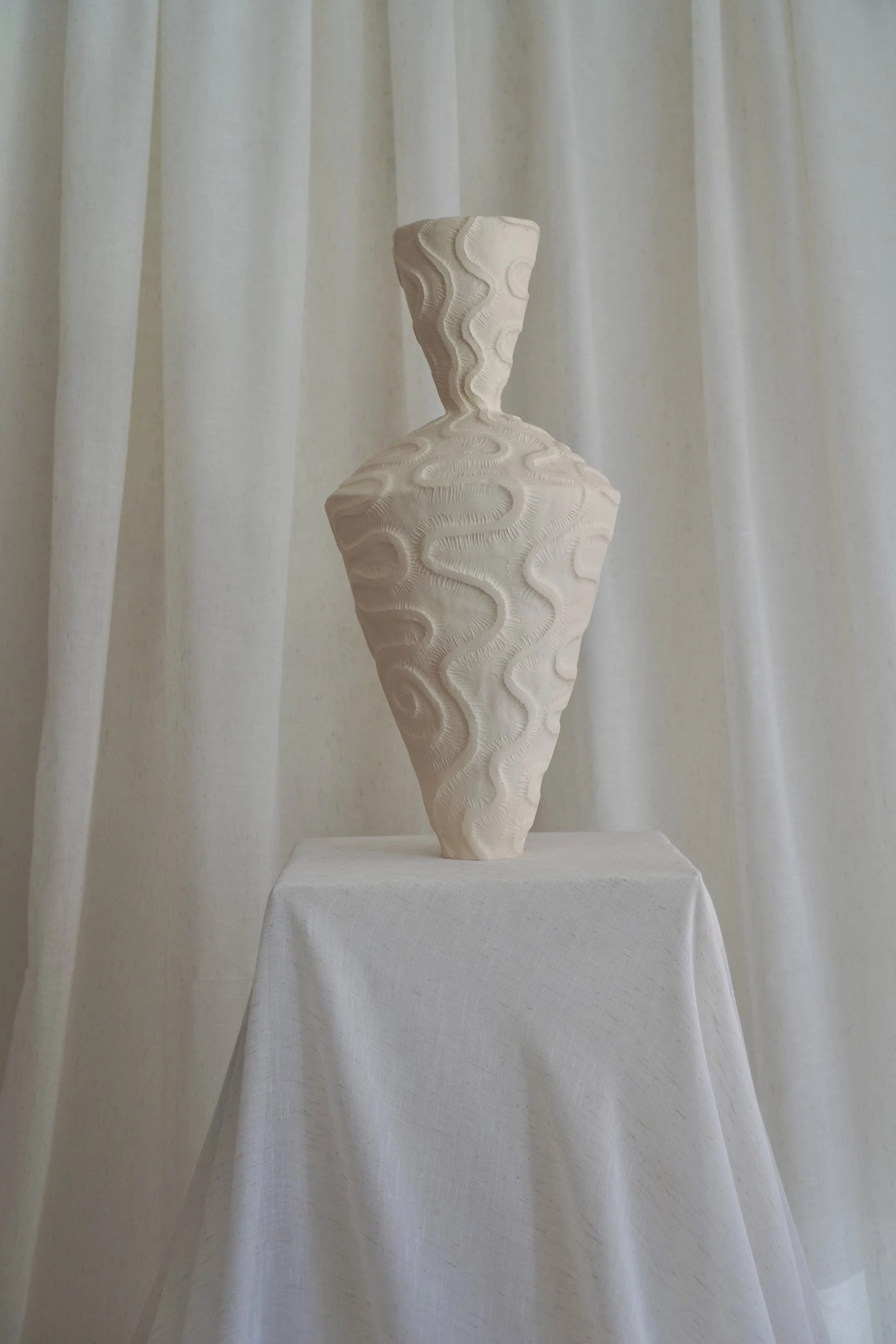 Ukiran Rambut Vase