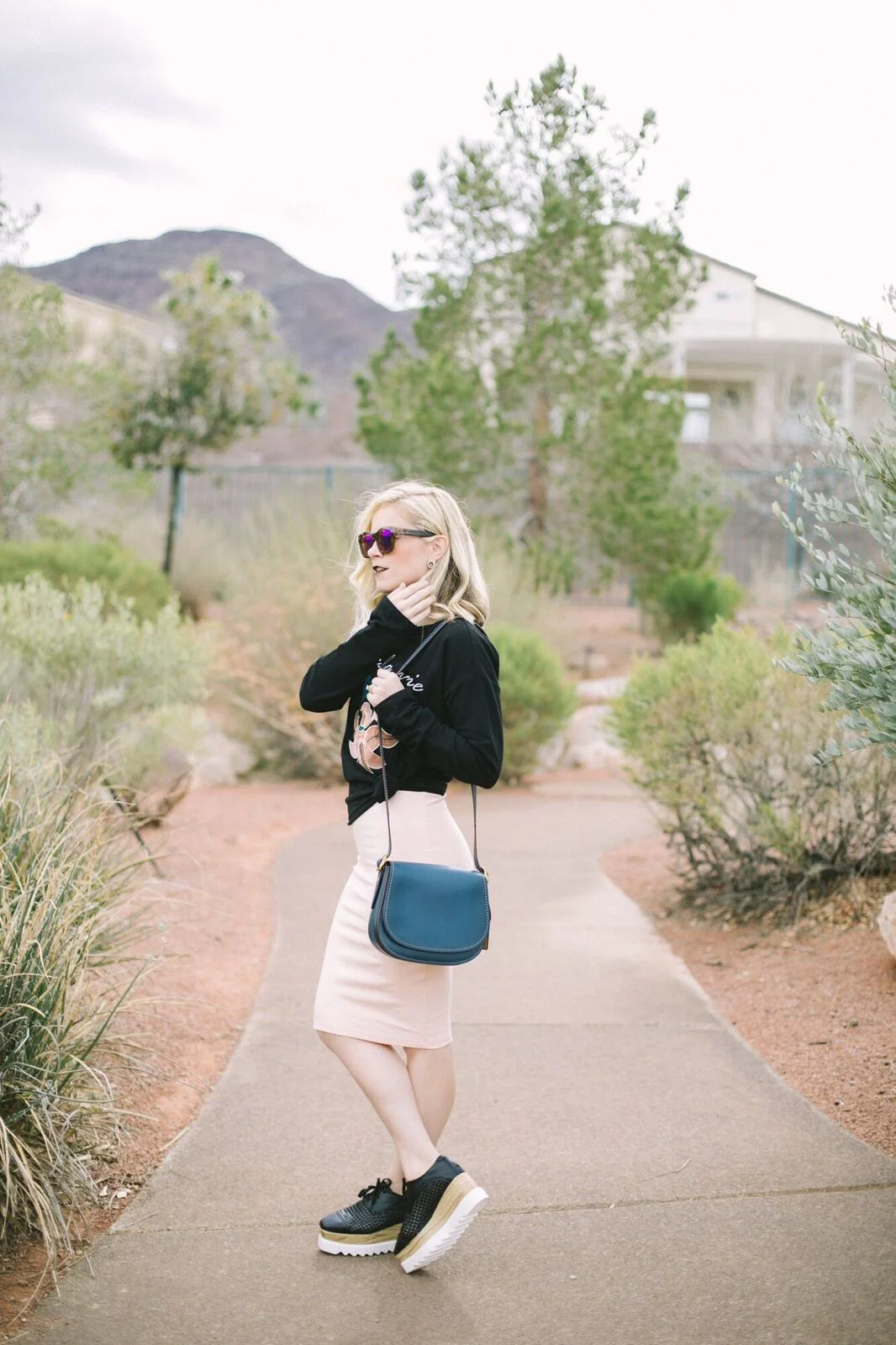 FLORAL SWEATER & WEDGES