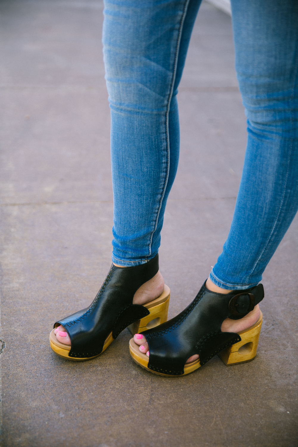 Summer Style with Zappos & Dansko featured by popular Las Vegas style bloggers, Life of a Sister