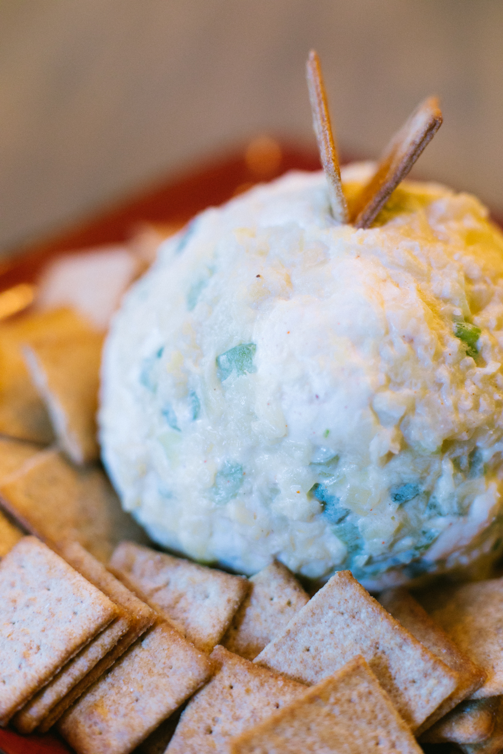 Easy &amp; Most Delicious Thanksgiving Recipes featured by top US lifestyle blog, Life of a Sister: cheese ball