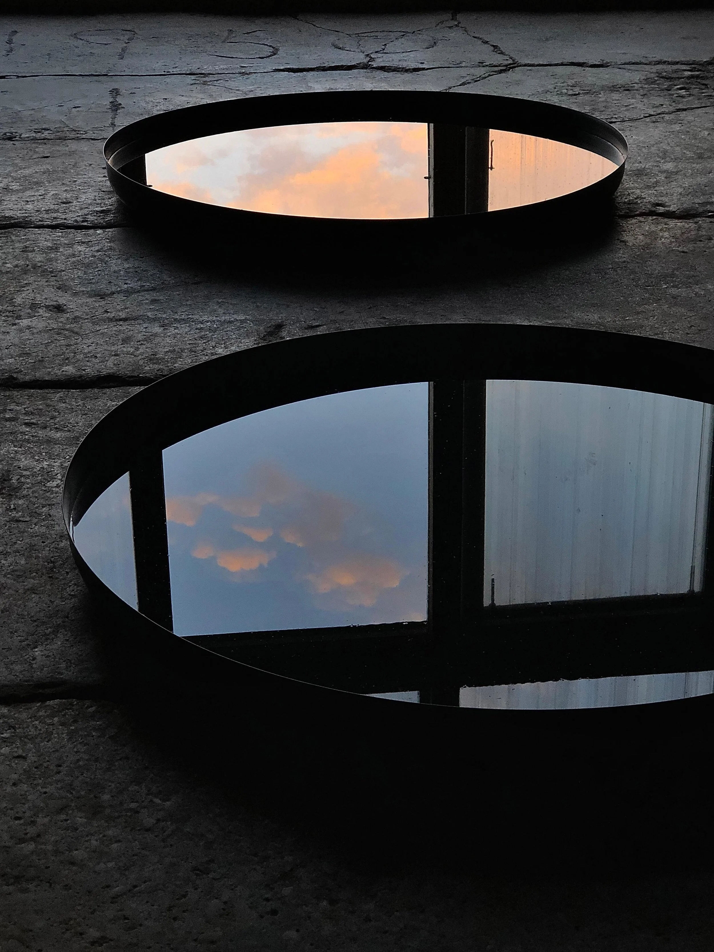 'Sky Garden' is an elemental garden of earth and sky realized during the summer solstice, when the Northern Hemisphere receives the most direct sunlight of the year upon reaching its maximum obliquity toward the Sun.

A series of reflecting pools int