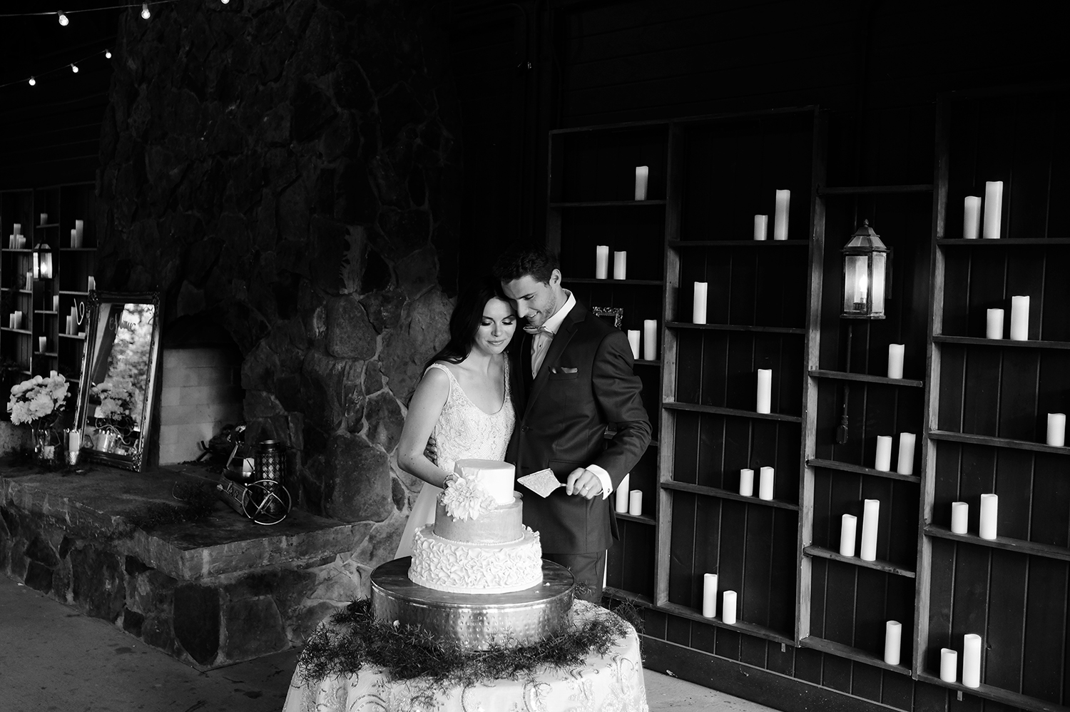 hope glen wedding reception cake.jpg