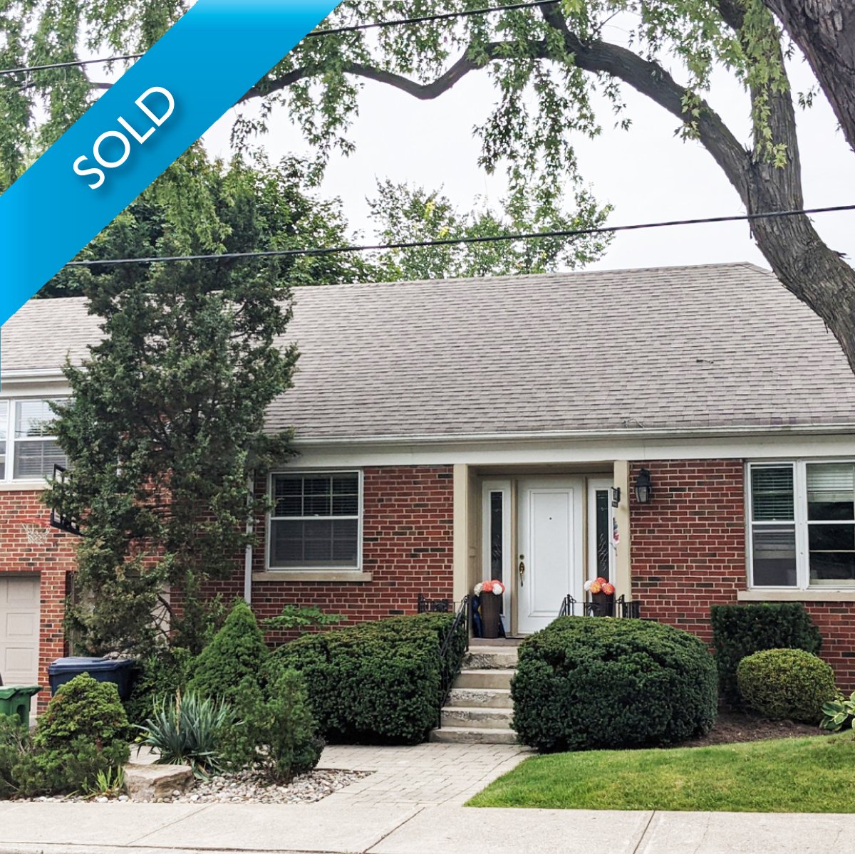 York Mills/Bayiew - Sold