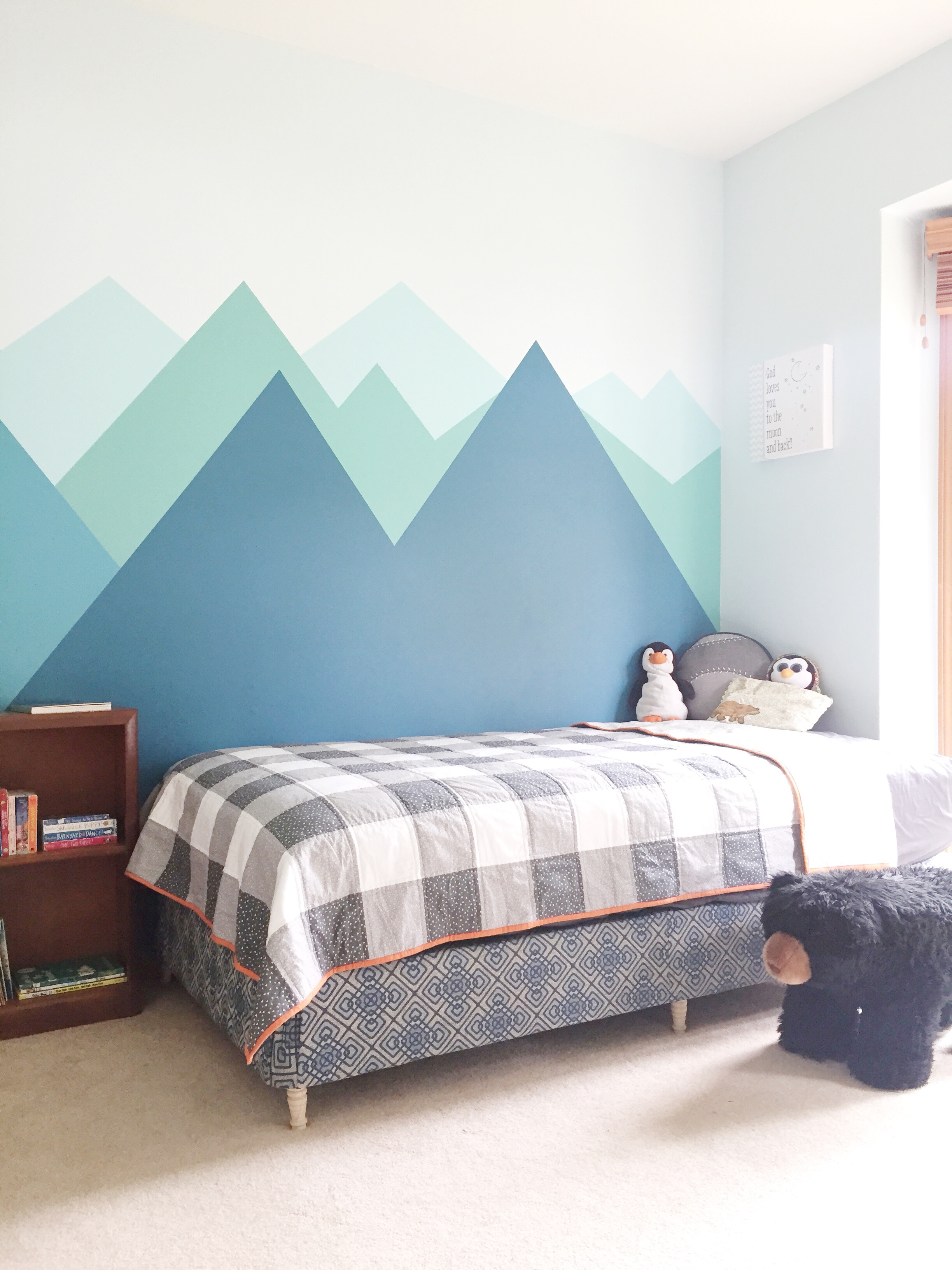 mountains boys bedroom.jpg