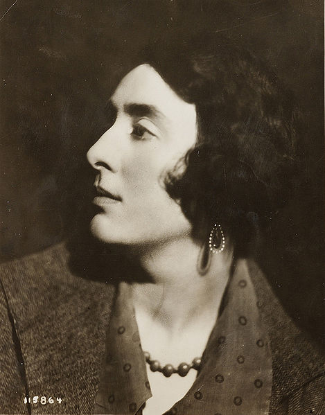 Vita_Sackville-West_1926.jpg