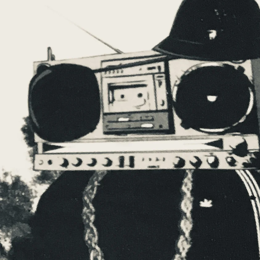 LIVE ENTERTAINMENT WITH DJ DUNKZ 