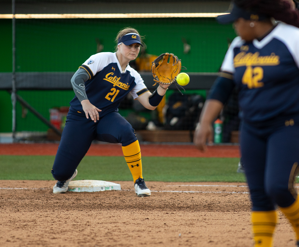  UC Berkeley’s Makena Smith makes a catch at first Thursday, April 18, 2019 at Jane Sanders Stadium in Eugene. The Ducks beat the UC Berkeley Golden Bears in a single-run performance at home, 1-0. 