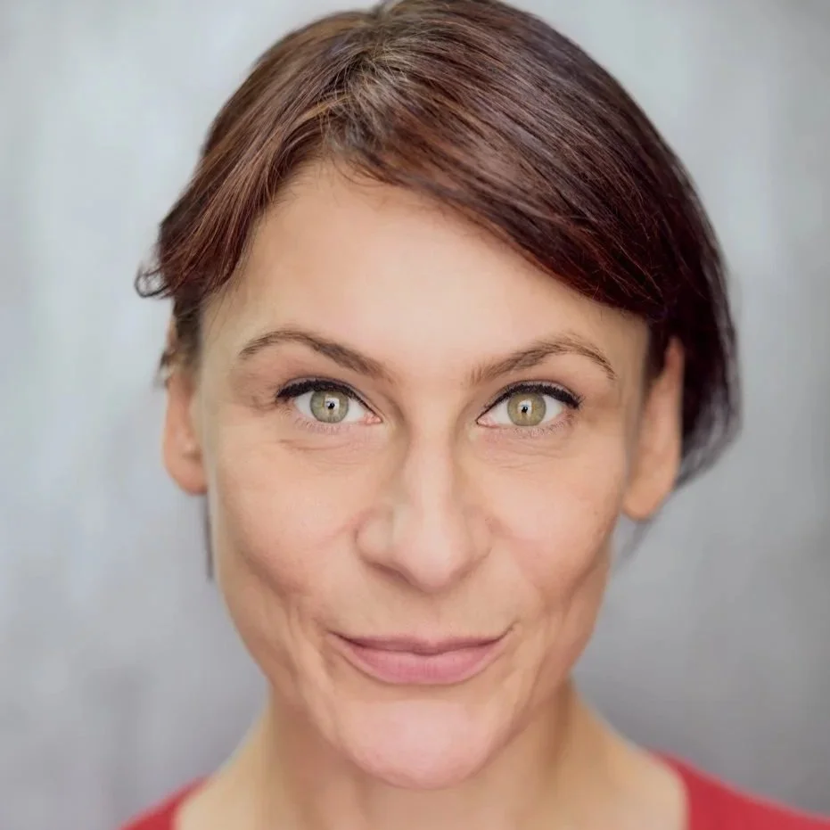 KATHERINE DE LEIROS
