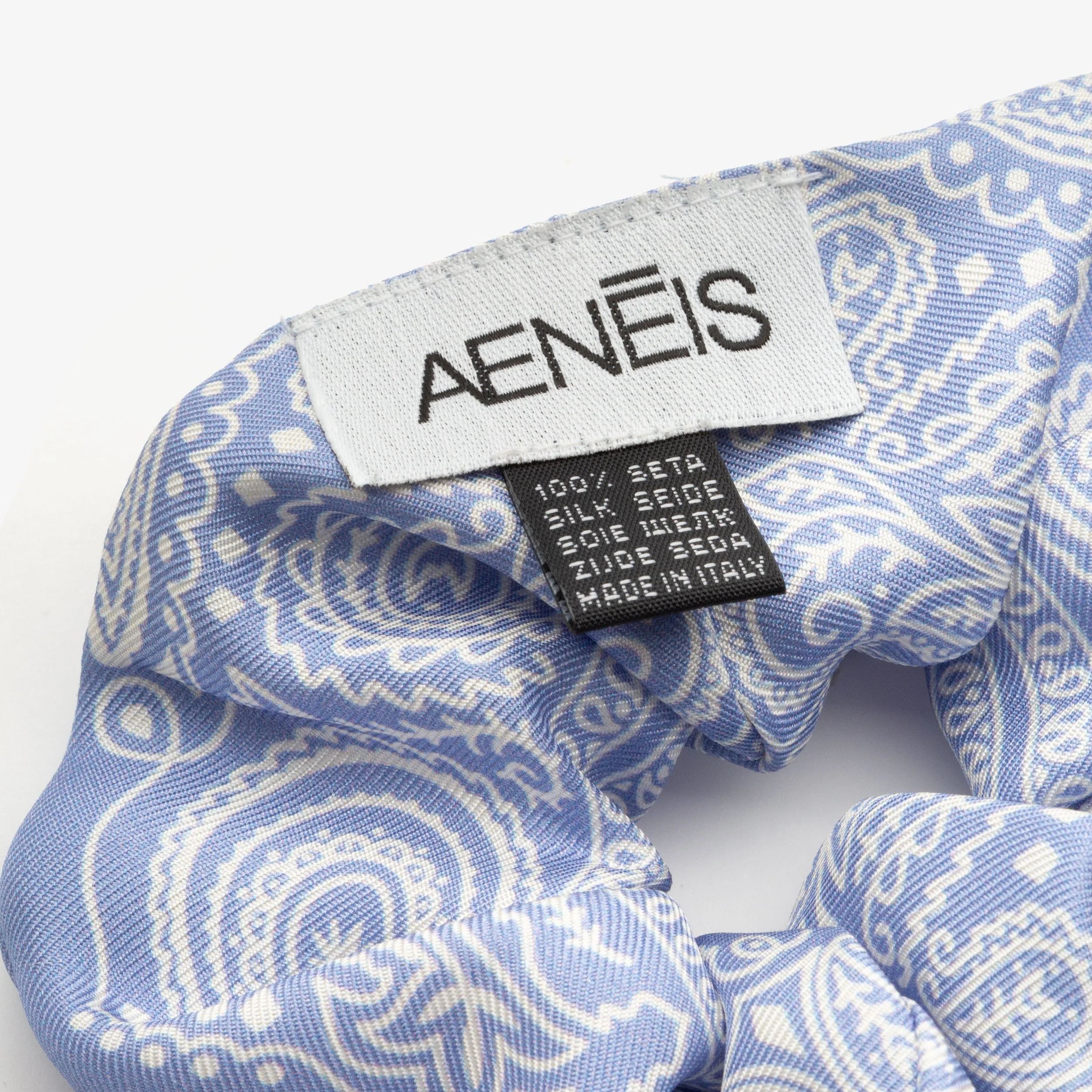 MINIMAL_BANDANA_SILK_TWILL_SCRUNCHIE_AZZURRO_B.jpg