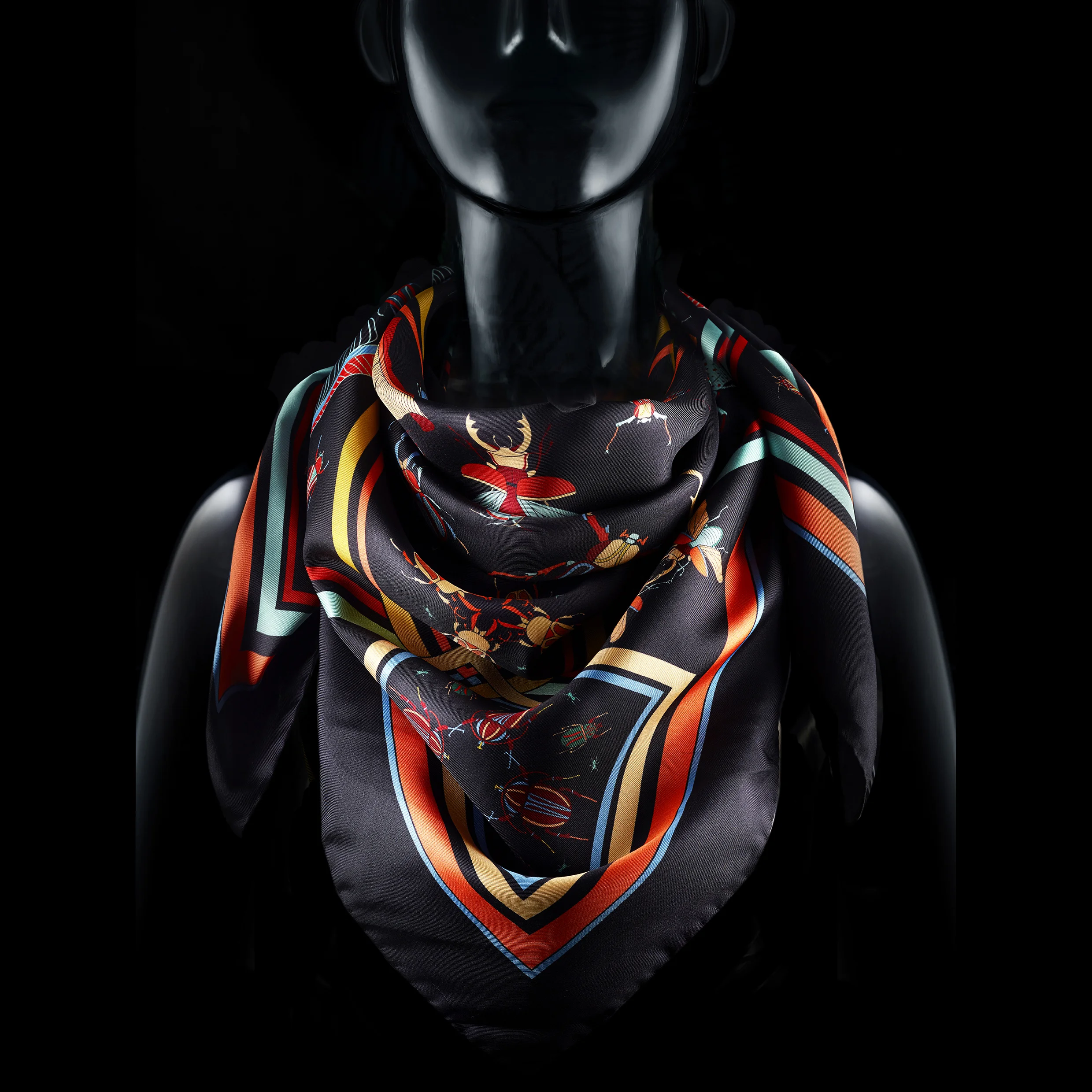 AENEIS_SILK_SCARF_FOULARD_MANNEQUIN_1A.jpg