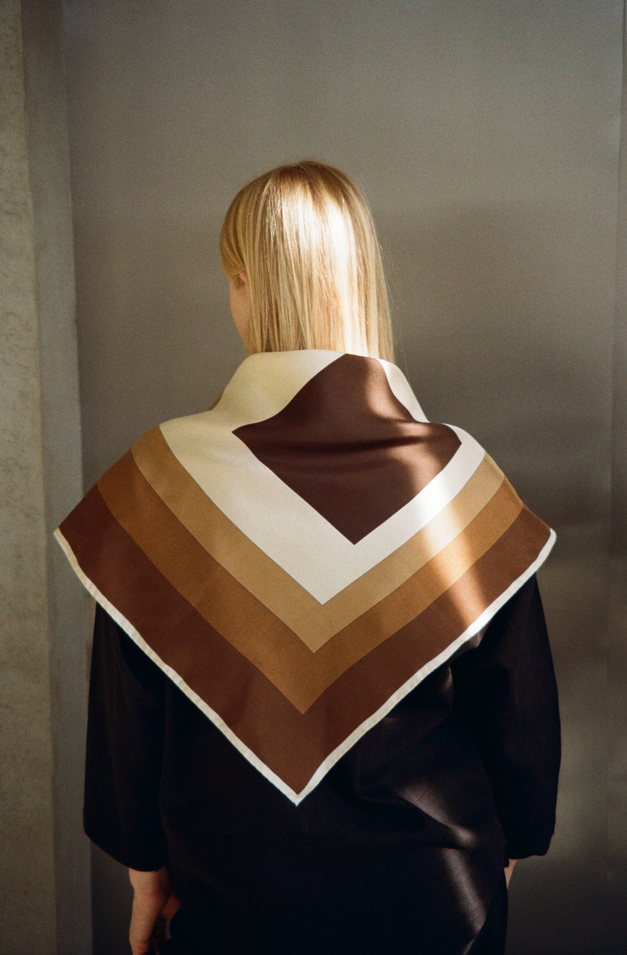 AENEIS_ALBERS_SILK_SCARF_7.jpg