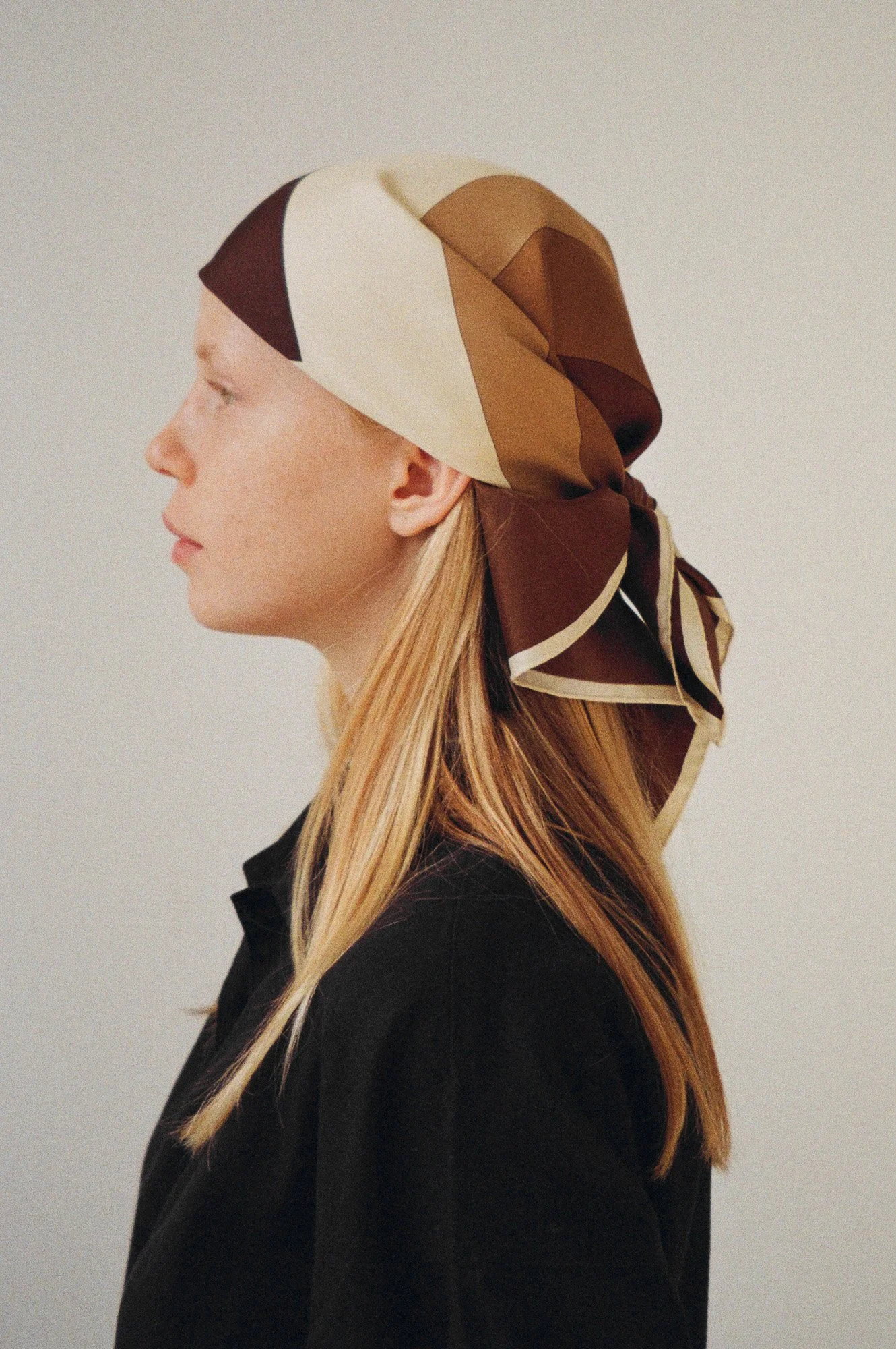 AENEIS_ALBERS_SILK_SCARF_5.jpg