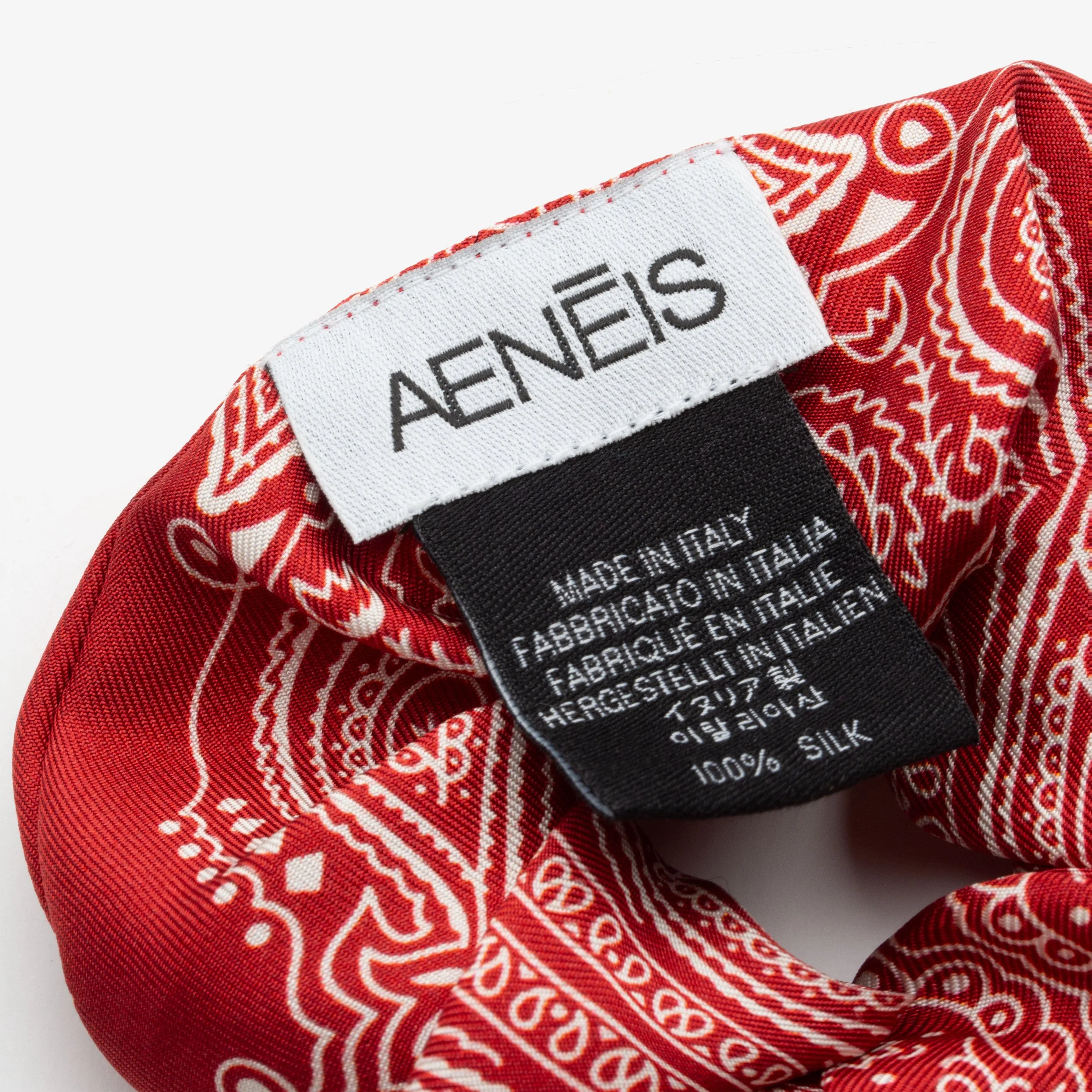 MINIMAL_BANDANA_SILK_TWILL_SCRUNCHIE_RED_B.jpg