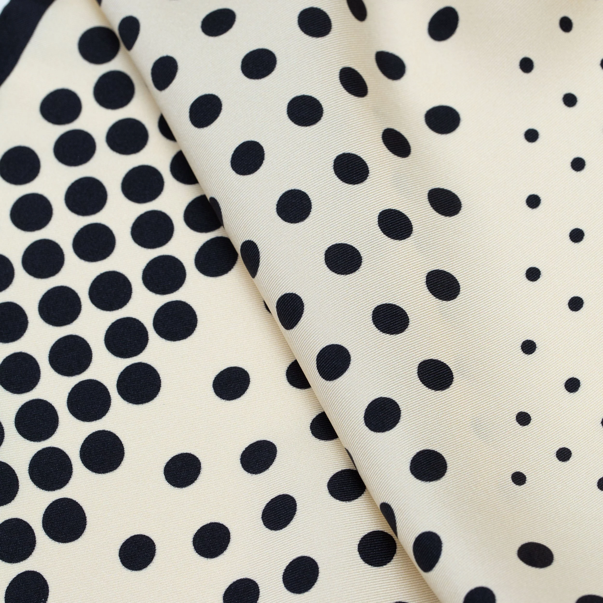 ALBERS_POIS_SILK_SCARF_GESSO_68_B.jpg