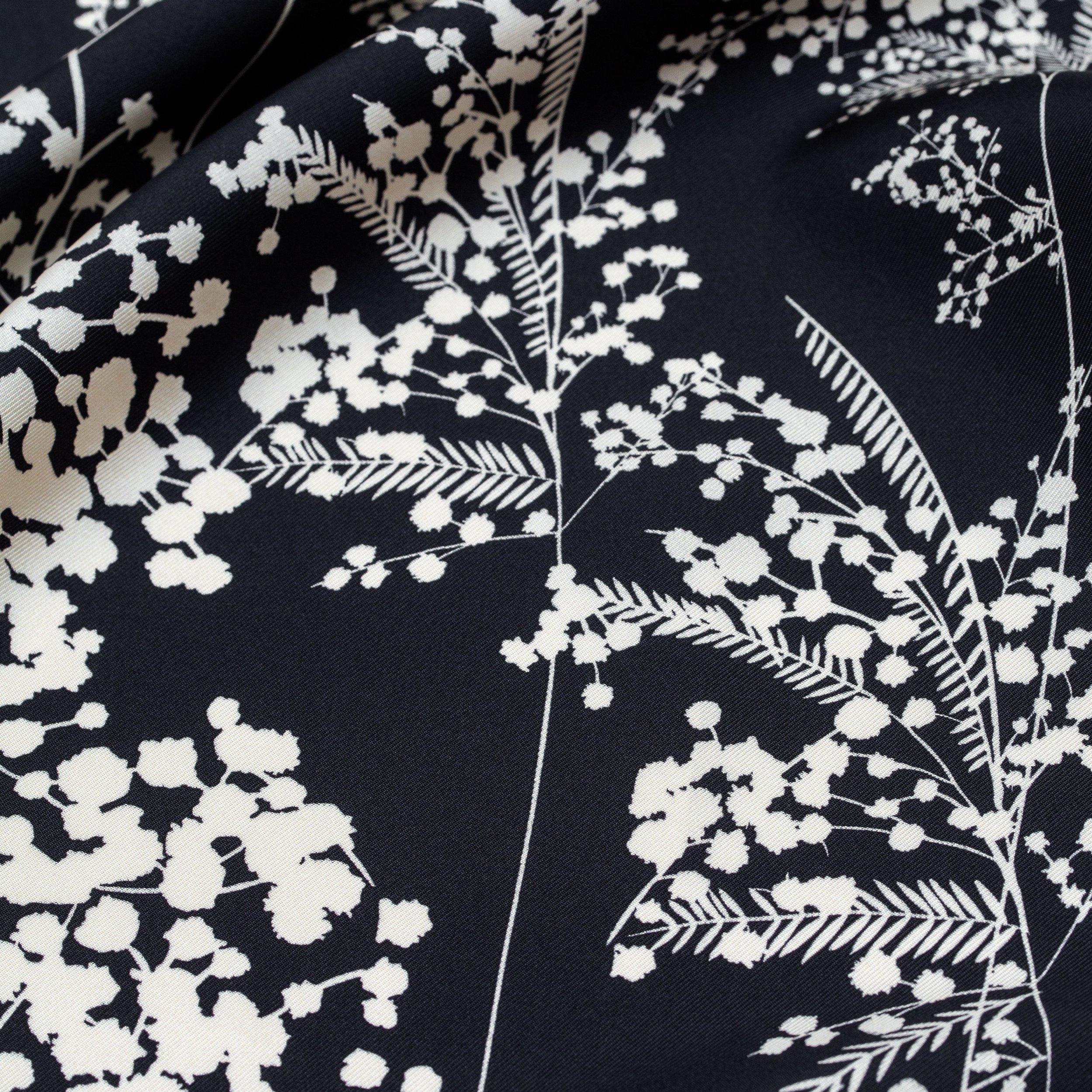 MIMOSA_SILK_SCARF_BLACK_90_B.jpg