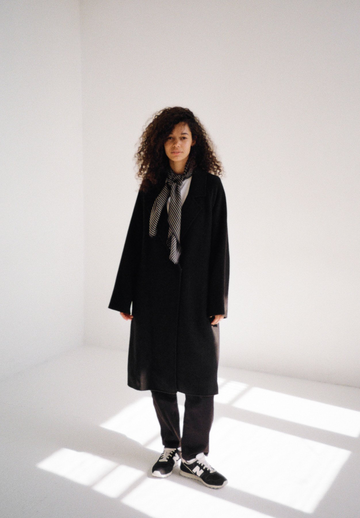 LUI CLASSIC SILK SCARF FRINGED BLACK8.jpg