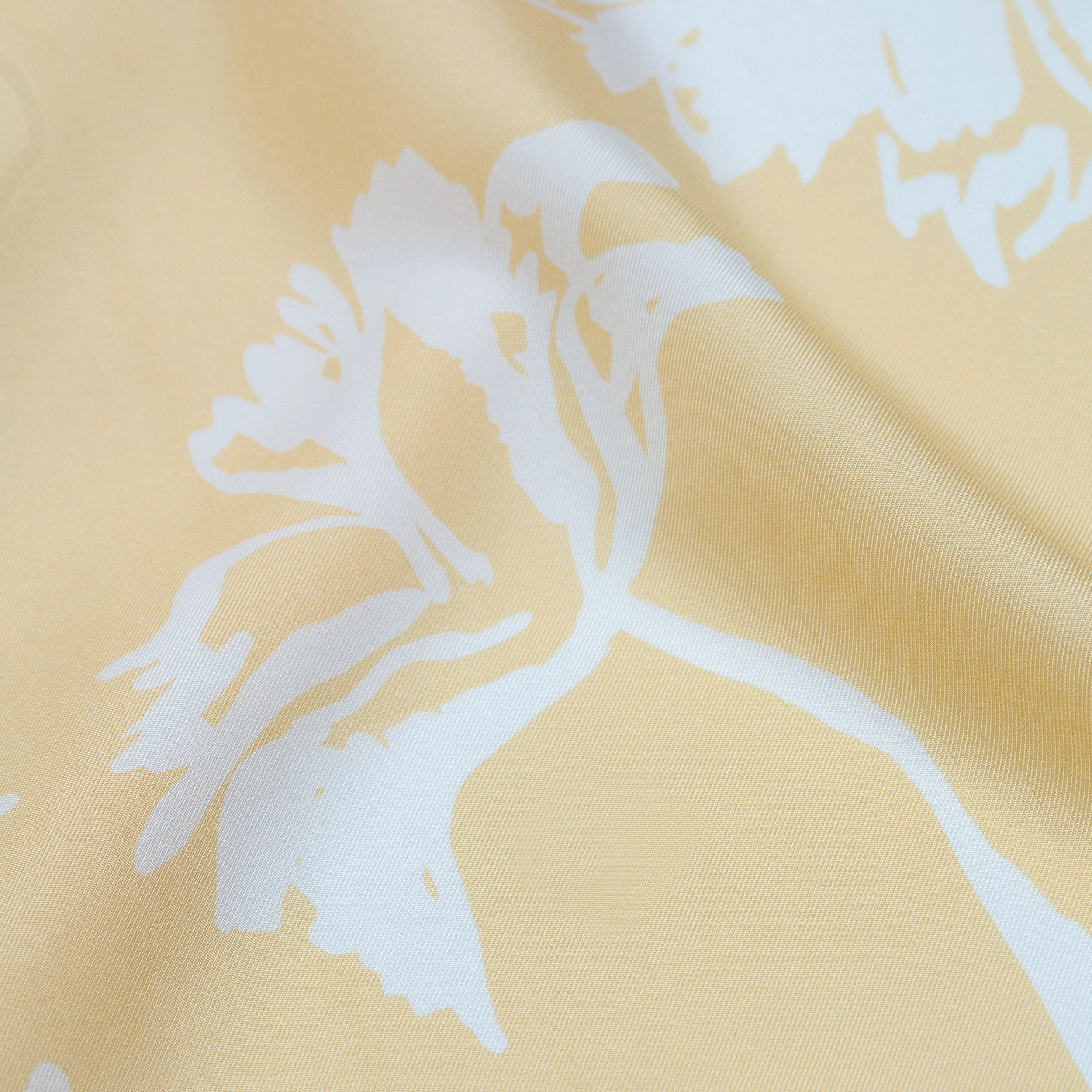 NOSTALGIA_FLOWERS_SILK_SCARF_SUN_90_B.jpg