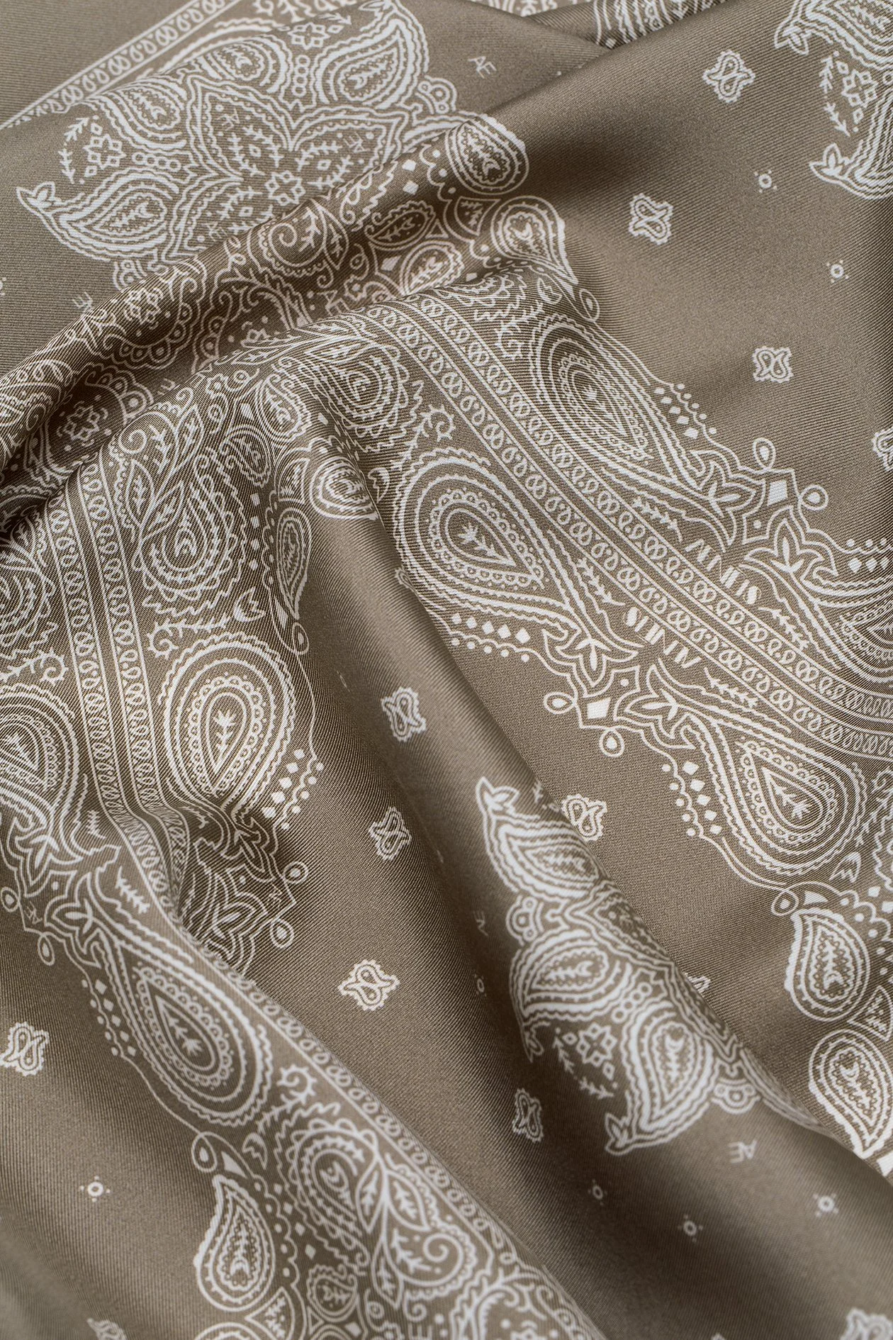 MINIMAL_BANDANA_SILK_SCARF_68_TOUPE_B.jpg