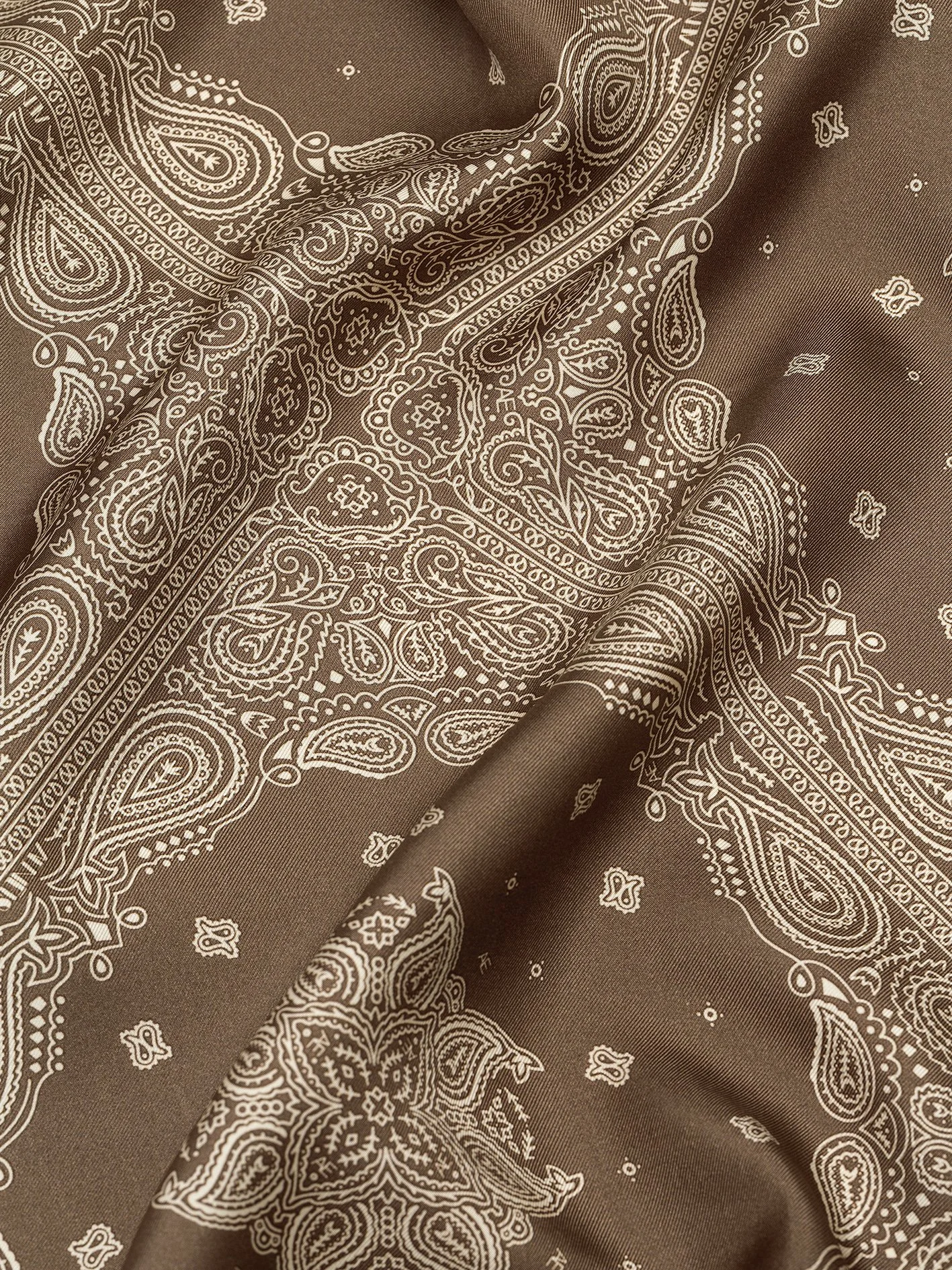 MINIMAL_BANDANA_SILK_SCARF_90_COCOA_2.jpg