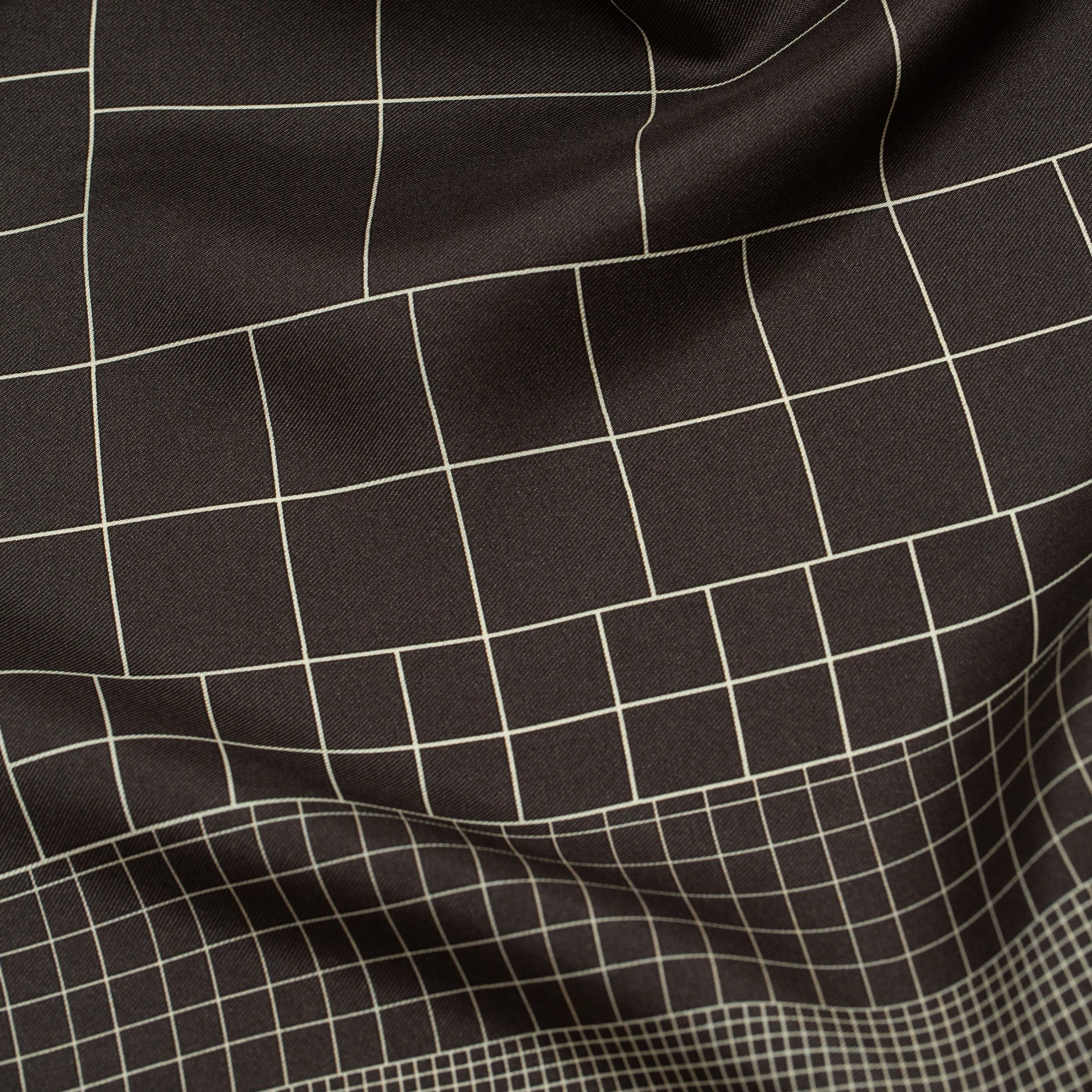 CARRE_SILK_SCARF_ANTRACITE_68_b.jpg