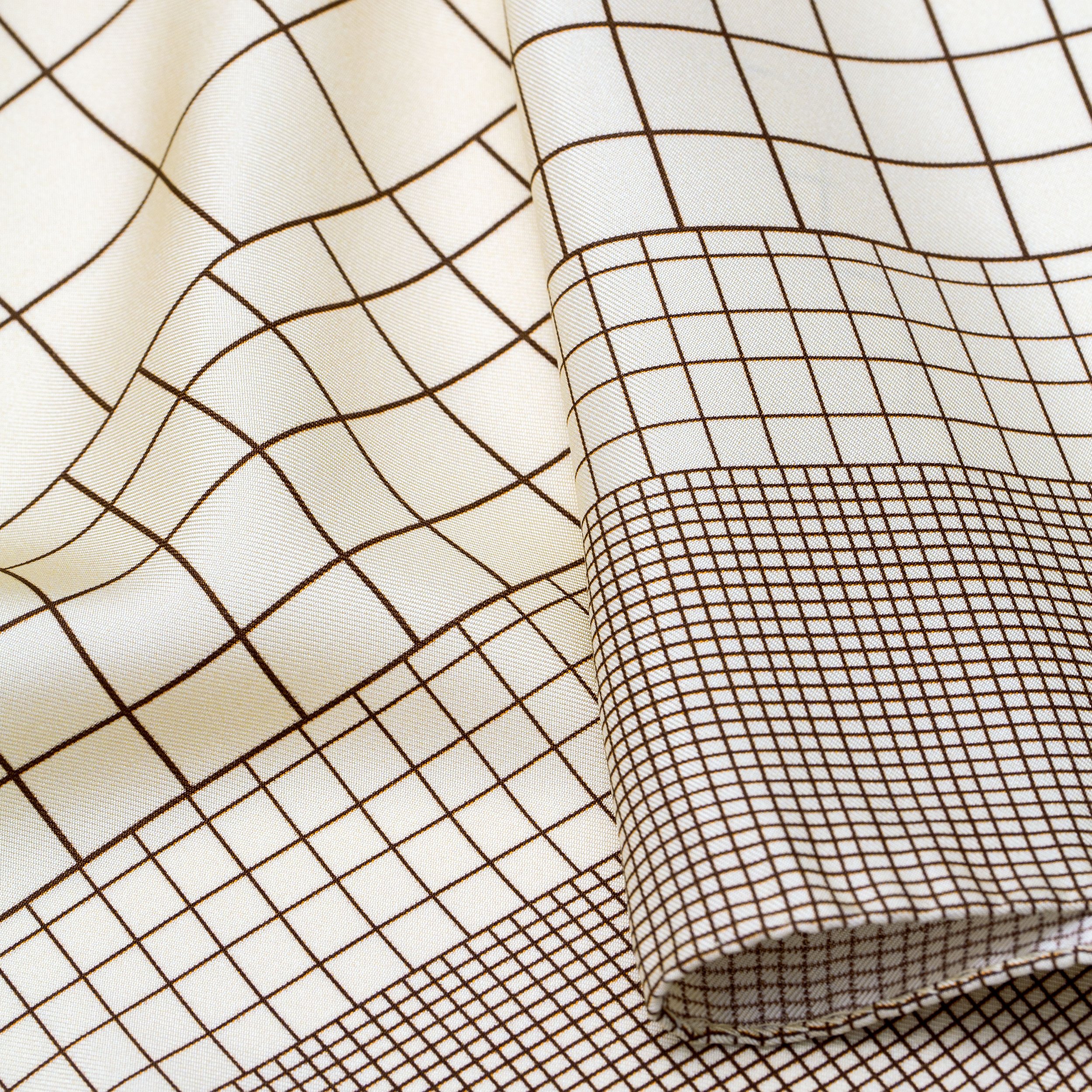 CARRE_SILK_SCARF_CREMA_68_B.jpg