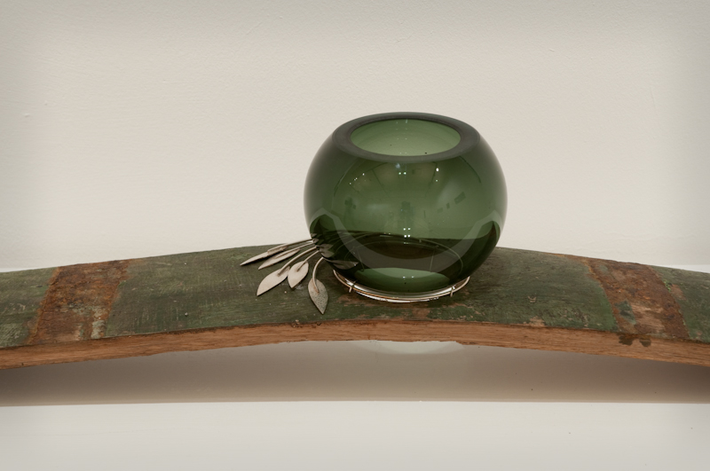 Glass bowl