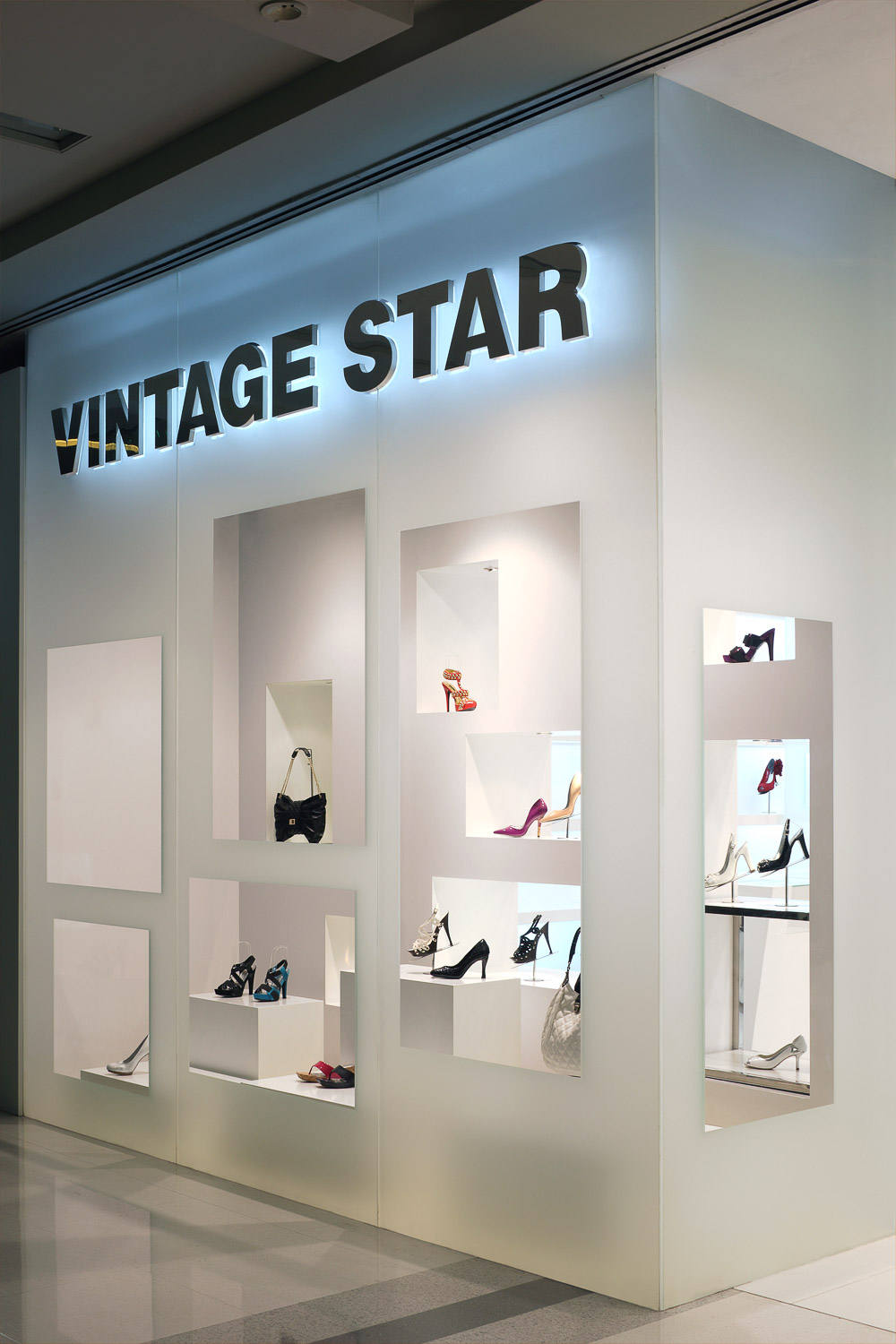 minimalist shoe store